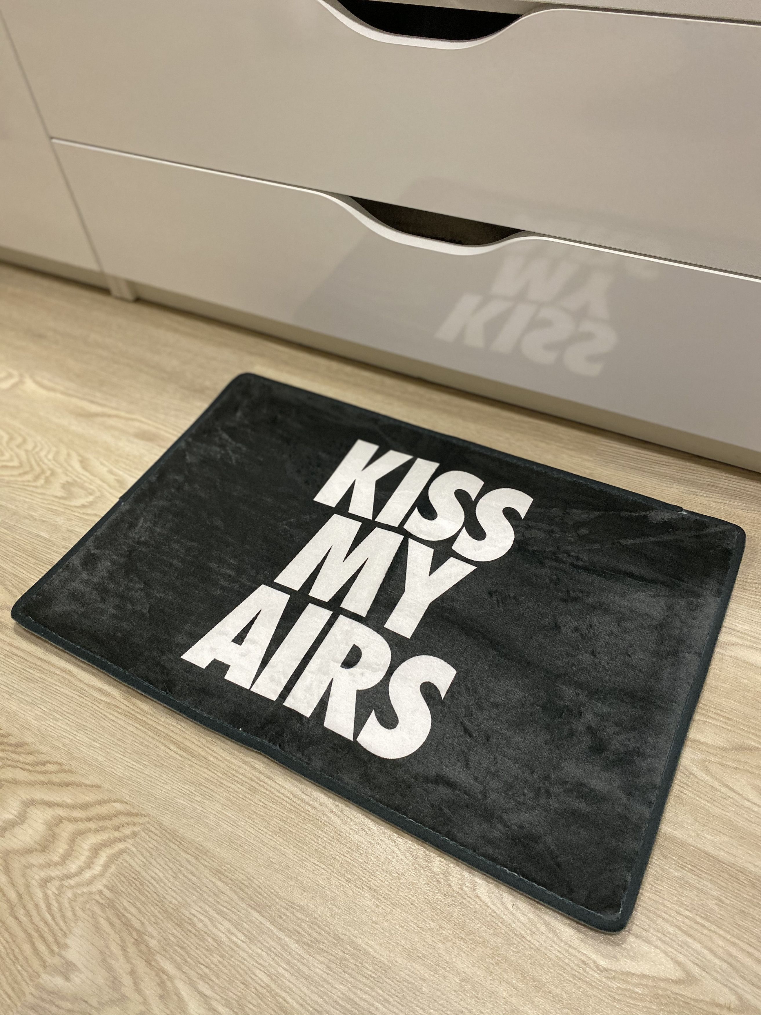 nike kiss my airs mat