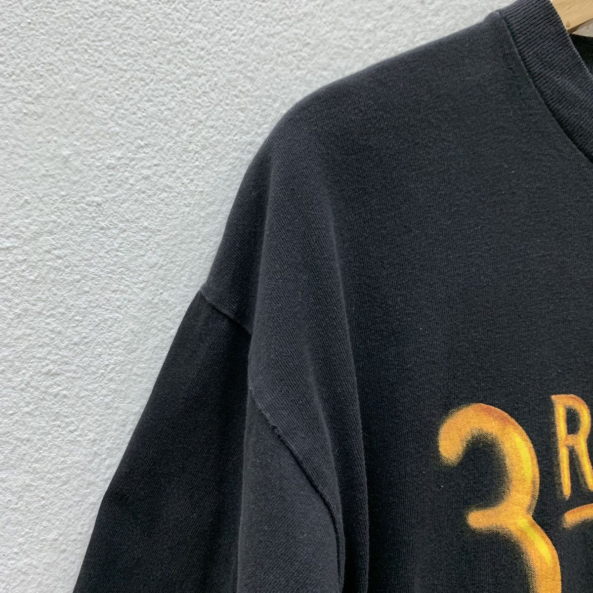 Vintage Vintage 90s 3rd Rock From The Sun T-shirts Size US L / EU 52-54 / 3 - 9 Thumbnail