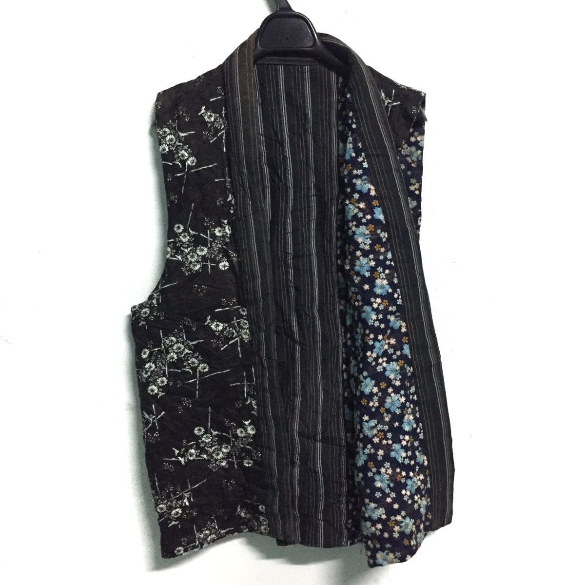 Japanese Brand Reversible Kimono Vest Style With Traditional Decoration Size US M / EU 48-50 / 2 - 5 Thumbnail