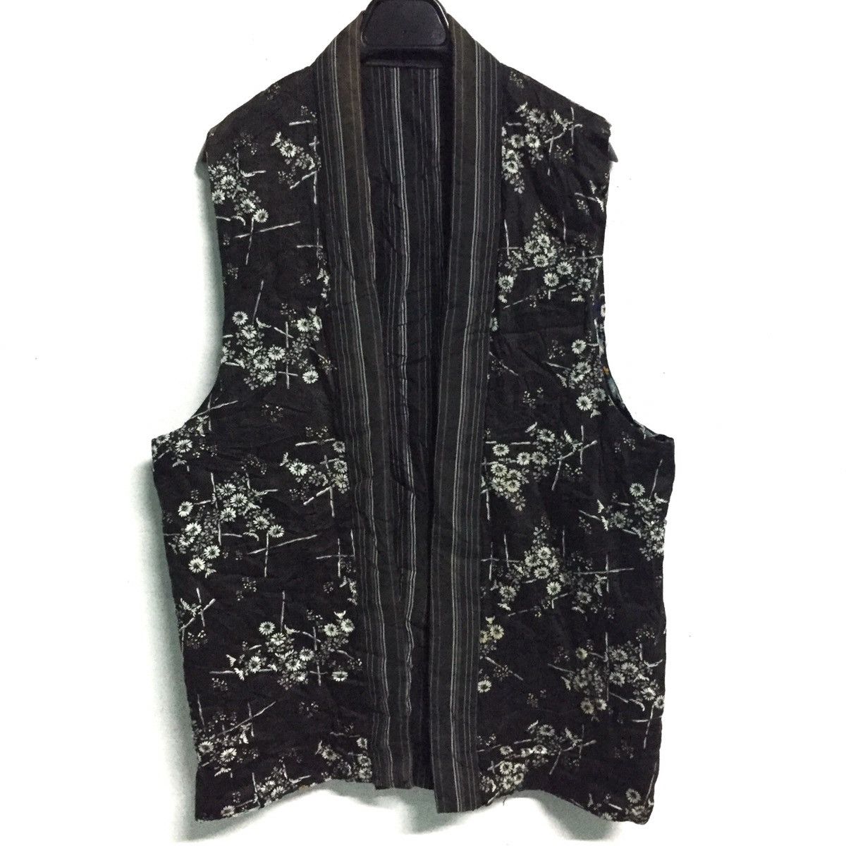 Japanese Brand Reversible Kimono Vest Style With Traditional Decoration Size US M / EU 48-50 / 2 - 3 Thumbnail