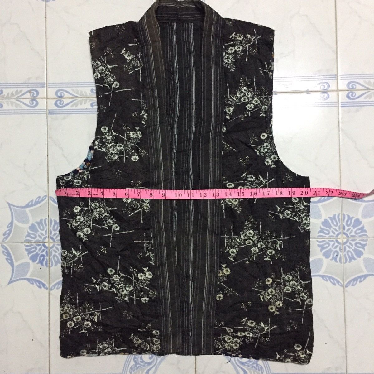 Japanese Brand Reversible Kimono Vest Style With Traditional Decoration Size US M / EU 48-50 / 2 - 6 Thumbnail