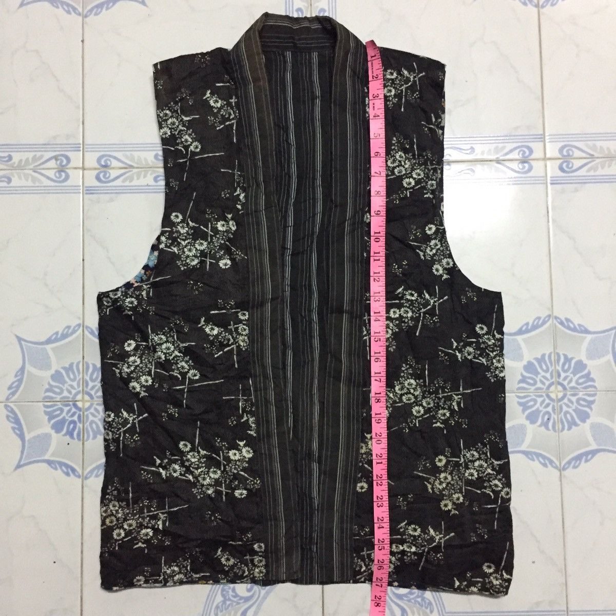 Japanese Brand Reversible Kimono Vest Style With Traditional Decoration Size US M / EU 48-50 / 2 - 7 Thumbnail