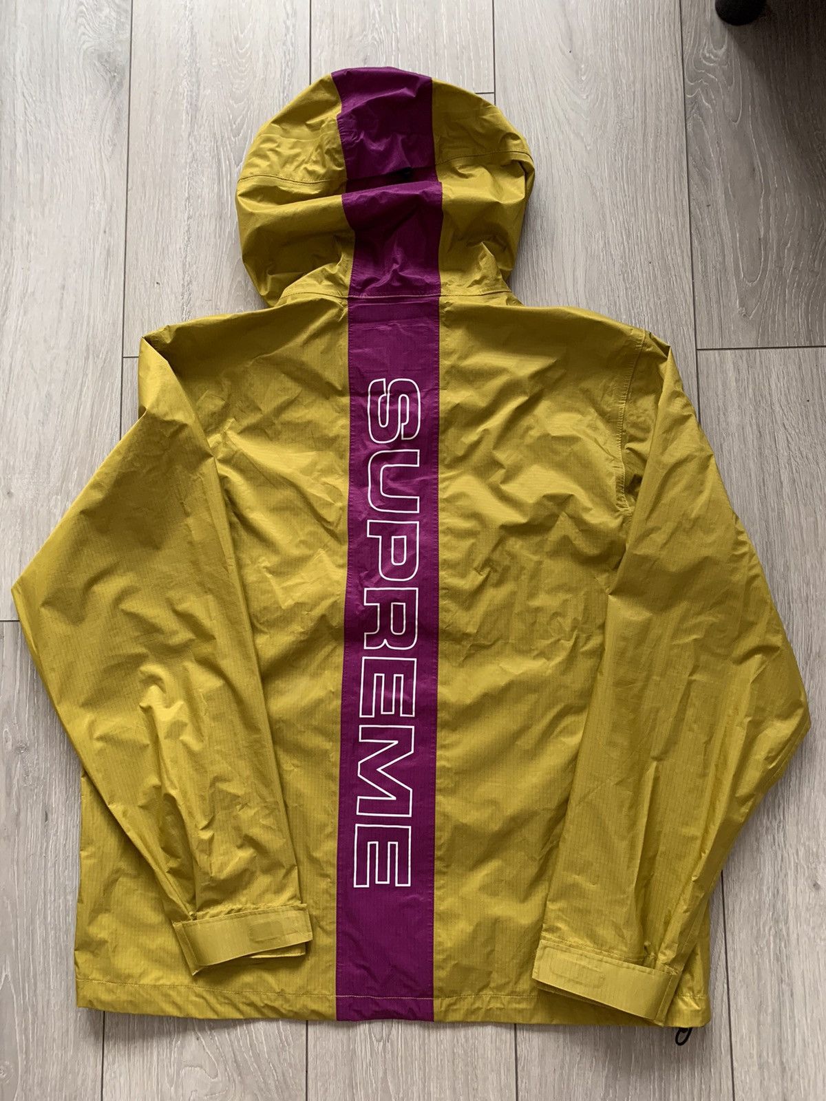 Supreme taped hotsell seam jacket ss18