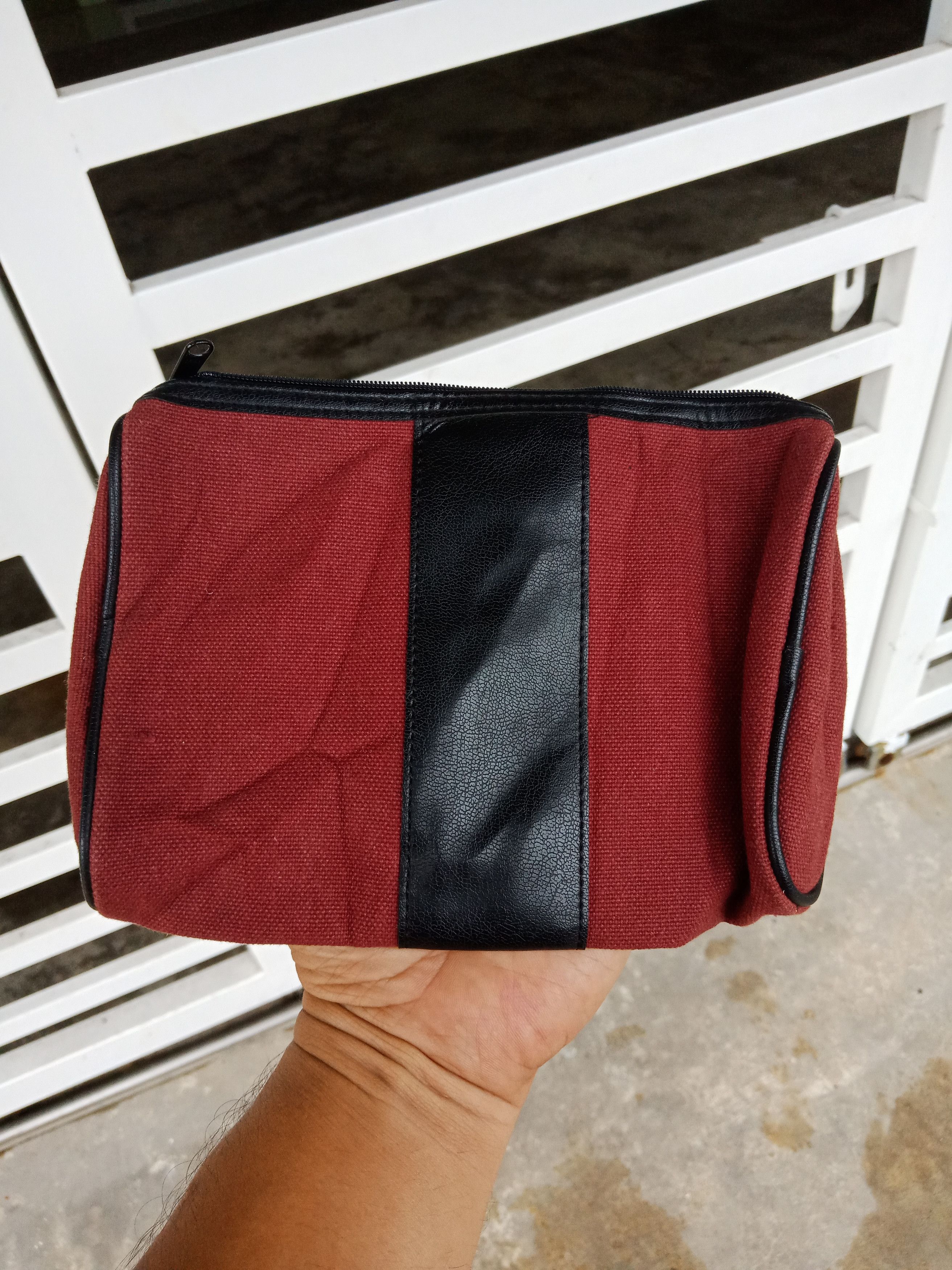 Yves Saint Laurent Yves Saint Laurent YSL Big Logo Clutch Bag Size ONE SIZE - 6 Thumbnail