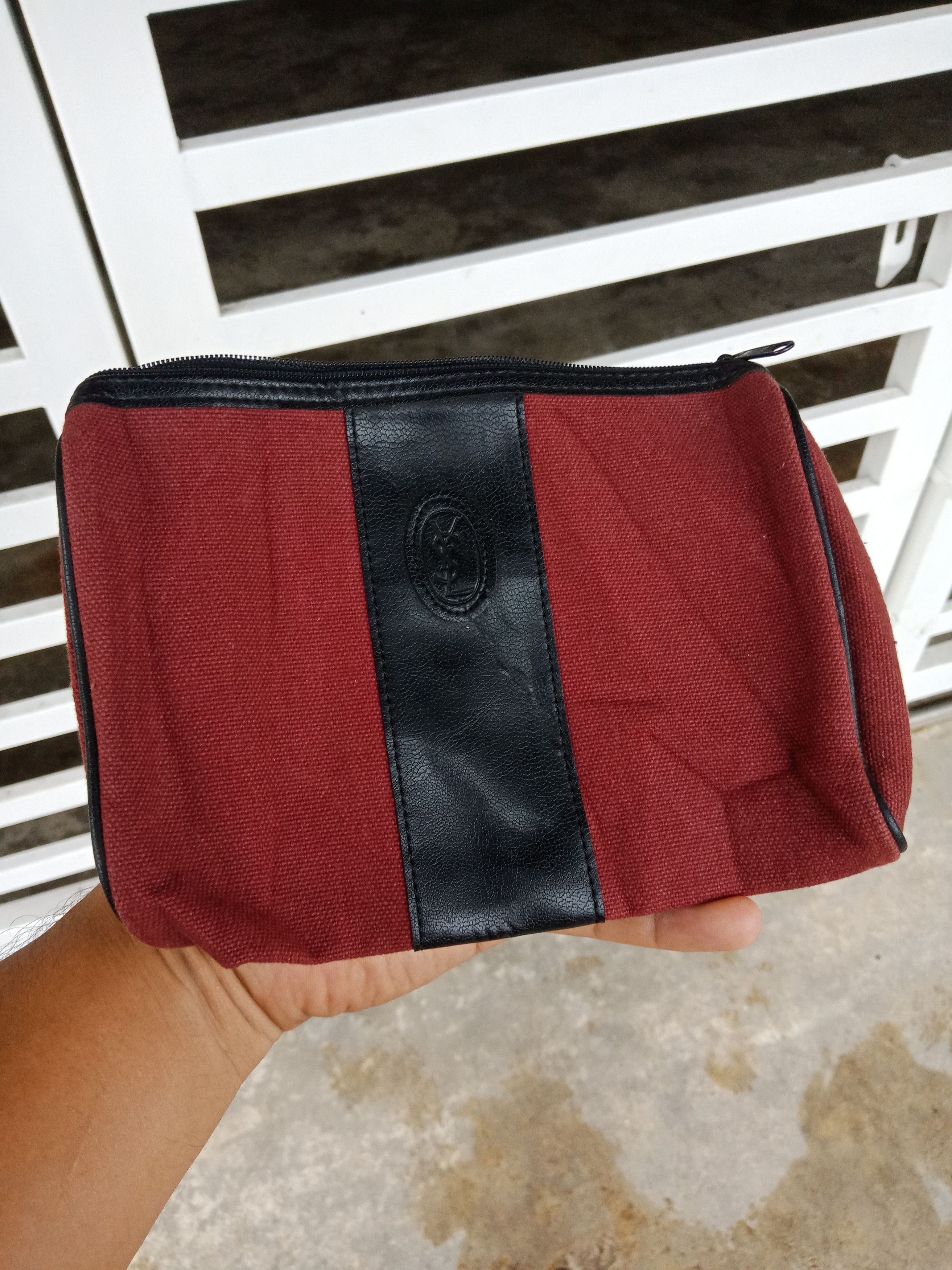Yves Saint Laurent Yves Saint Laurent YSL Big Logo Clutch Bag Size ONE SIZE - 1 Thumbnail