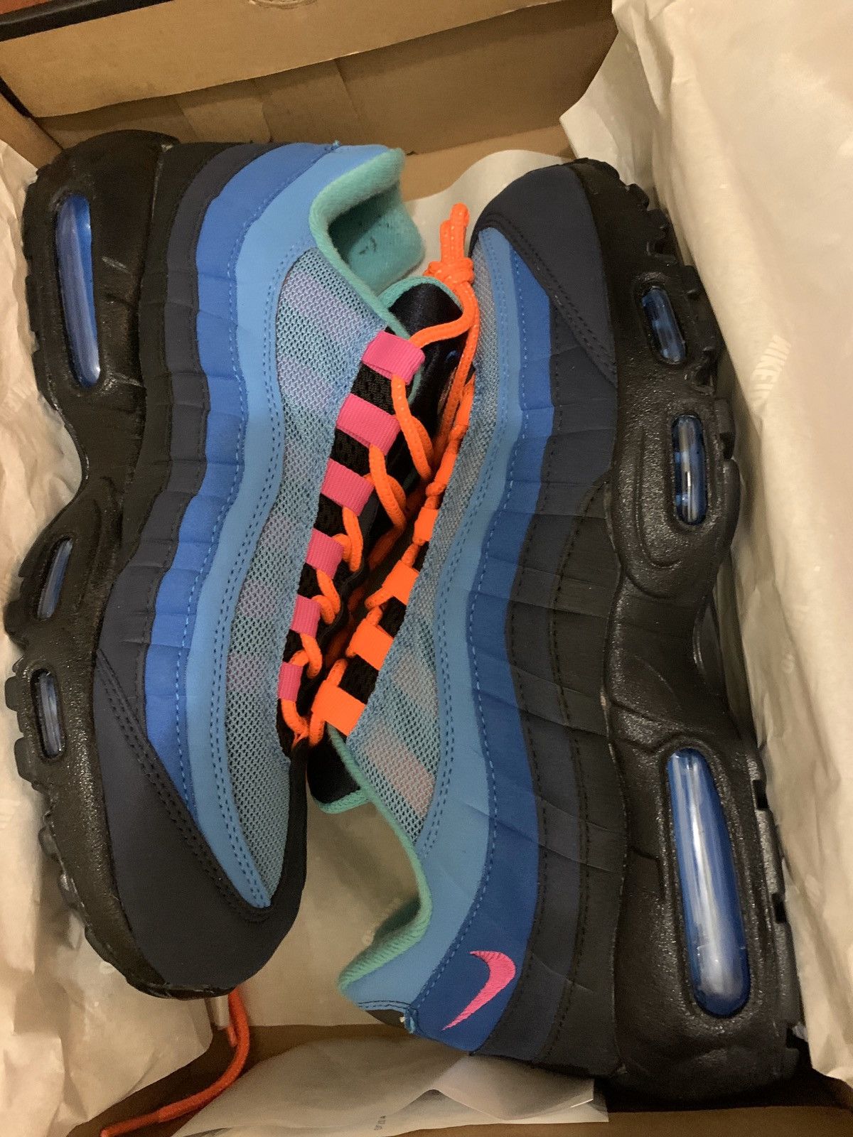 Air max hotsell 95 coral studios