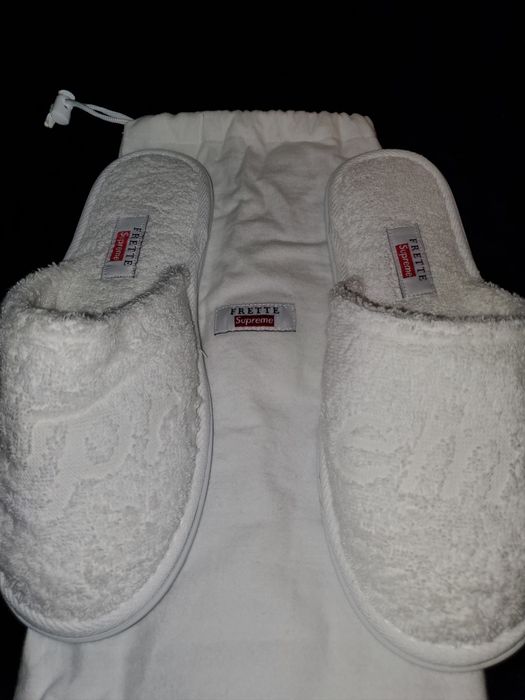 Supreme *DEADSTOCK* Supreme x Frette Slippers White Size 8-10