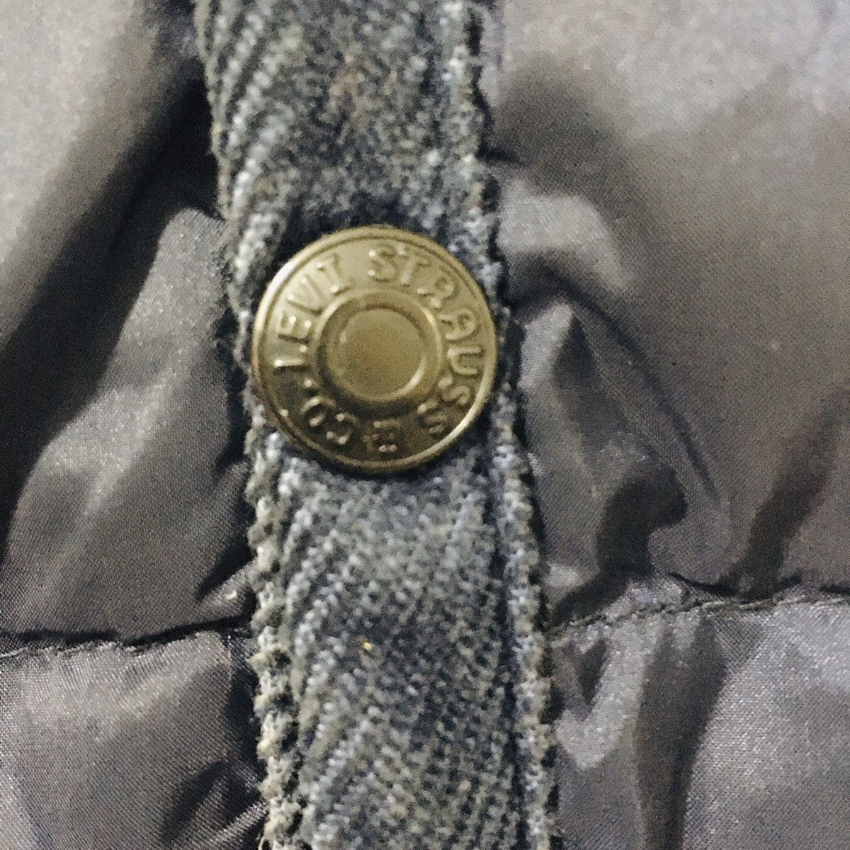 🔥🔥Levis Puffer Jacket Nice Design Button Down