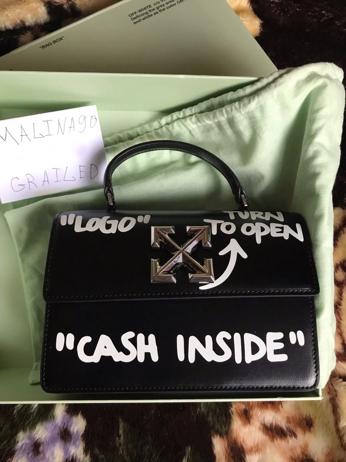 Off-White c/o Virgil Abloh Itney 1.4 Cash Inside Bag in Black