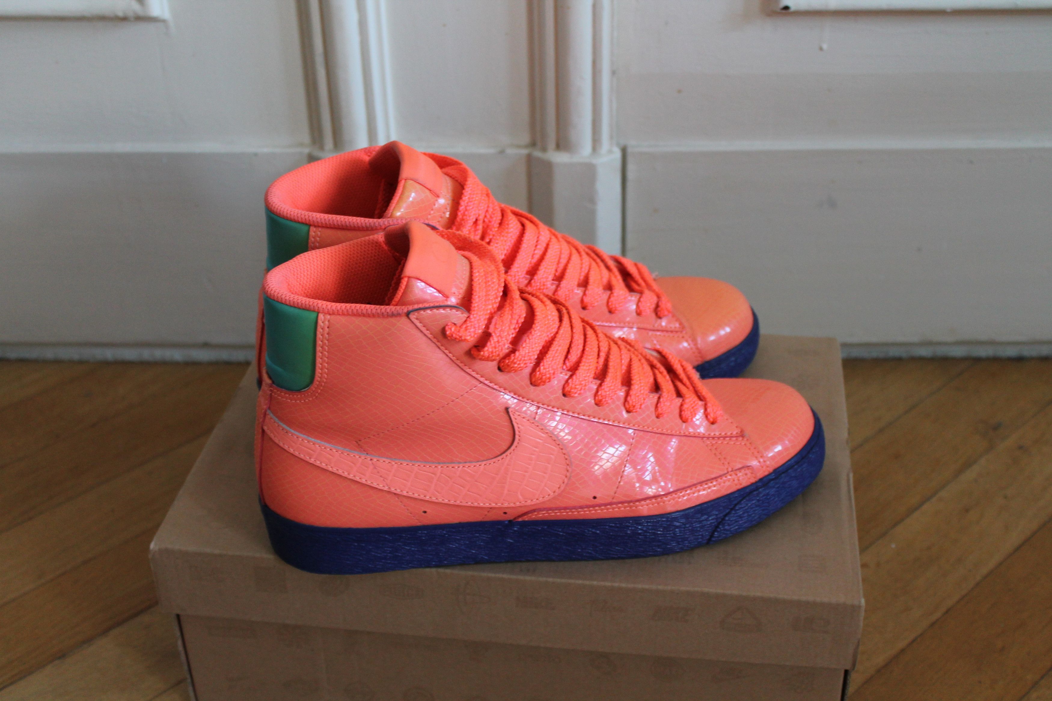 Nike NIKE x CASSETTE PLAYA Blazer Premium (Bright Mango) size 9