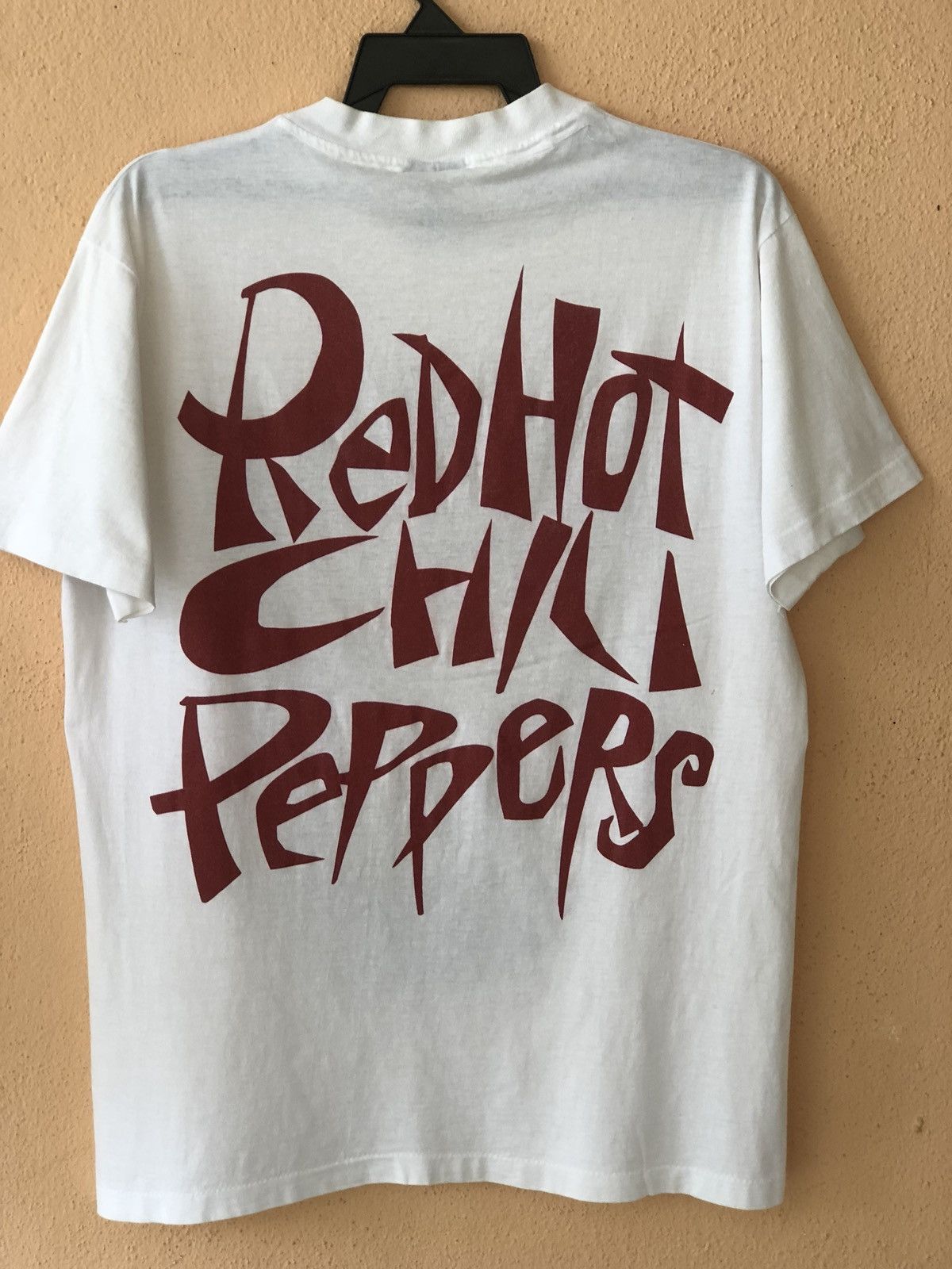 Band Tees × Giant Tees × Vintage Vintage 90s Red Hot Chili Pappers Rare Giant Tee Size US M / EU 48-50 / 2 - 5 Thumbnail