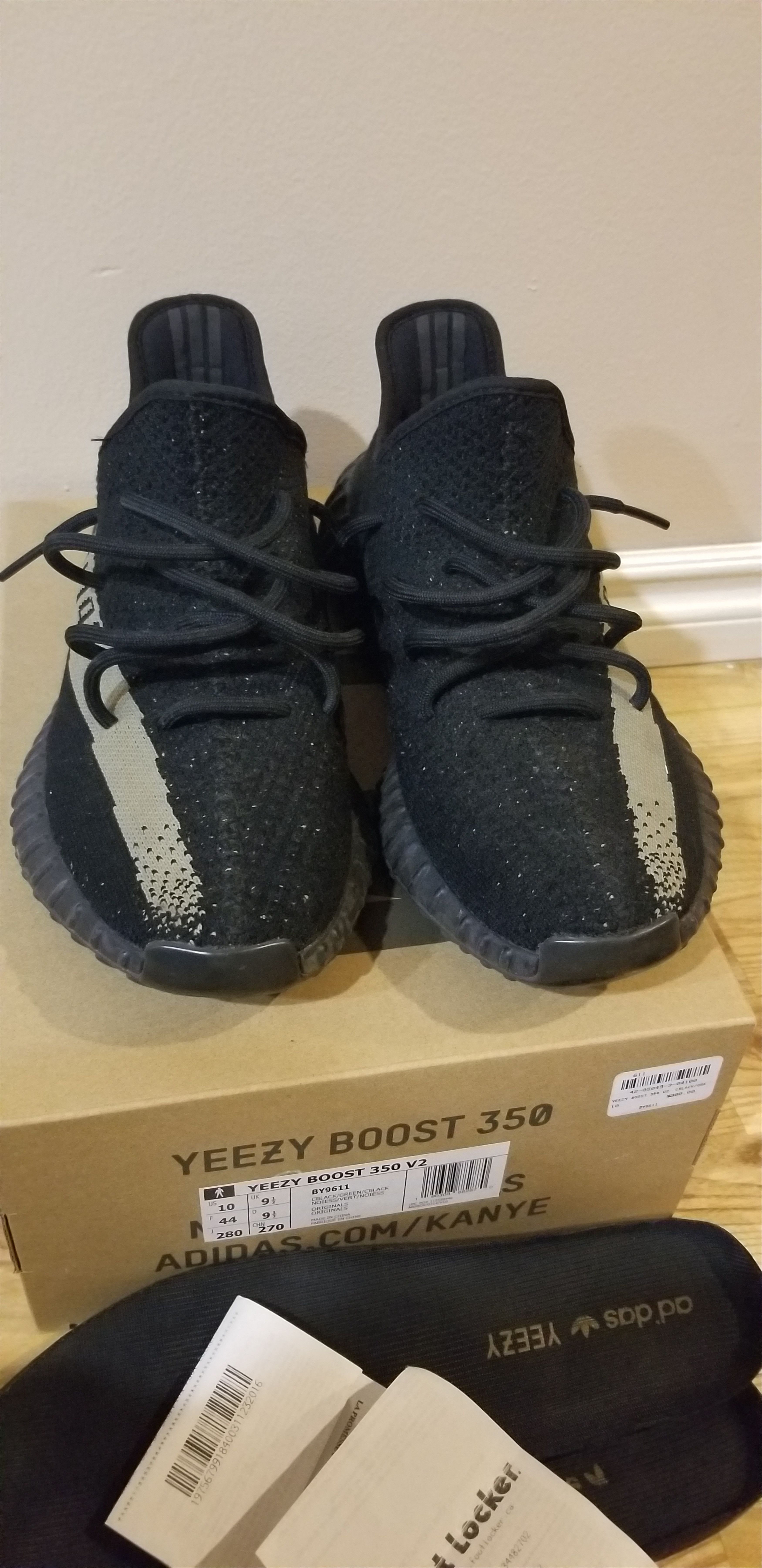 Adidas Adidas yeezy 350 v2 Size US 10 / EU 43 - 1 Thumbnail