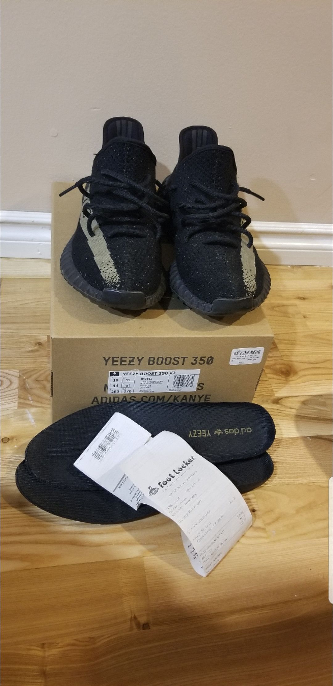 Adidas Adidas yeezy 350 v2 Size US 10 / EU 43 - 2 Thumbnail