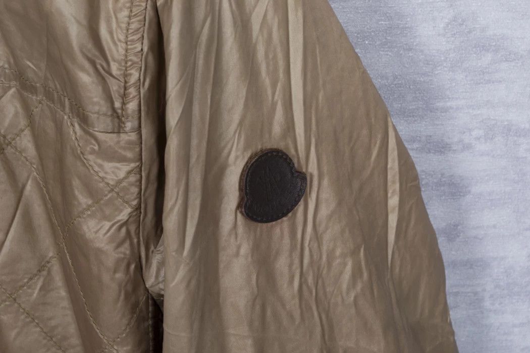 BROWN LIGHTWEIGHT JACKET WITH LEATHER BADGE
