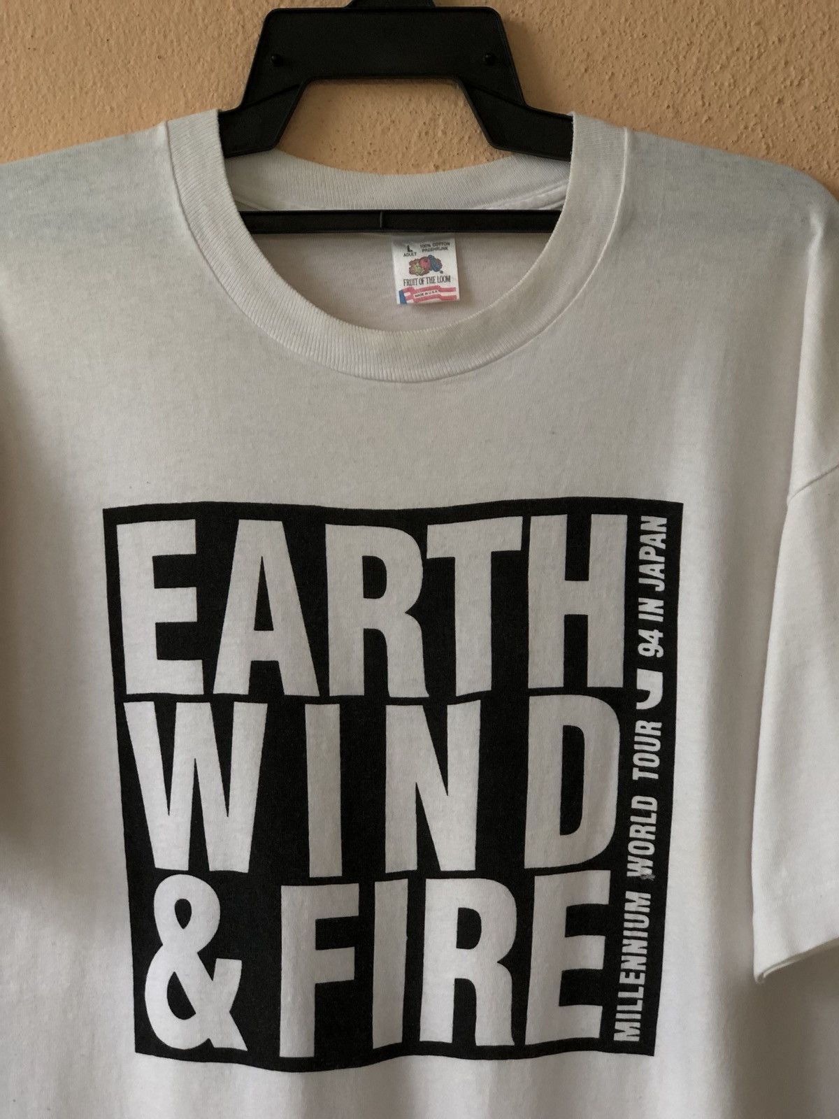 Band Tees Vintage 90s Earth Wind & Fire 94 World Tour Tee Size US XL / EU 56 / 4 - 2 Thumbnail