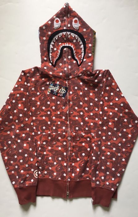 Red camo hot sale shark hoodie