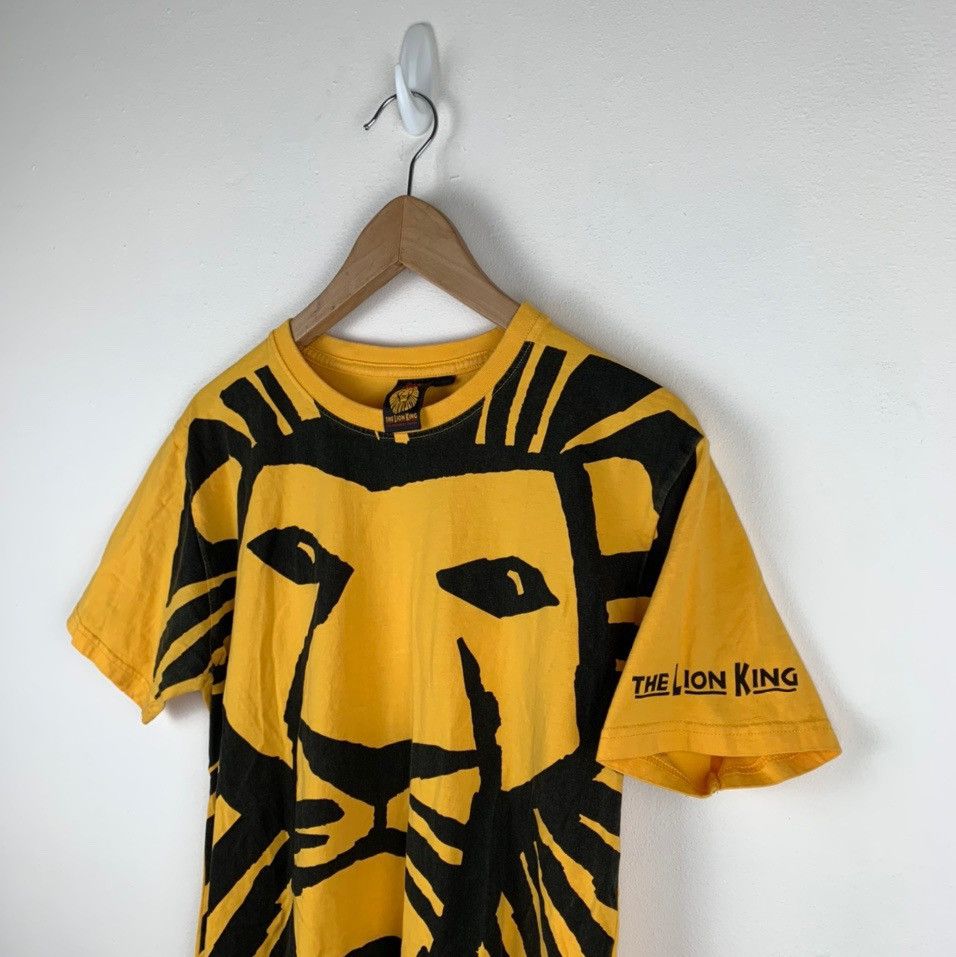 Disney × Vintage Vintage Lion king yellow movie shirt Size US M / EU 48-50 / 2 - 3 Thumbnail
