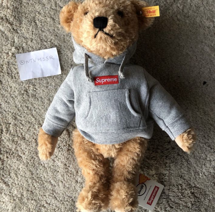 Supreme steiff bear outlet fake