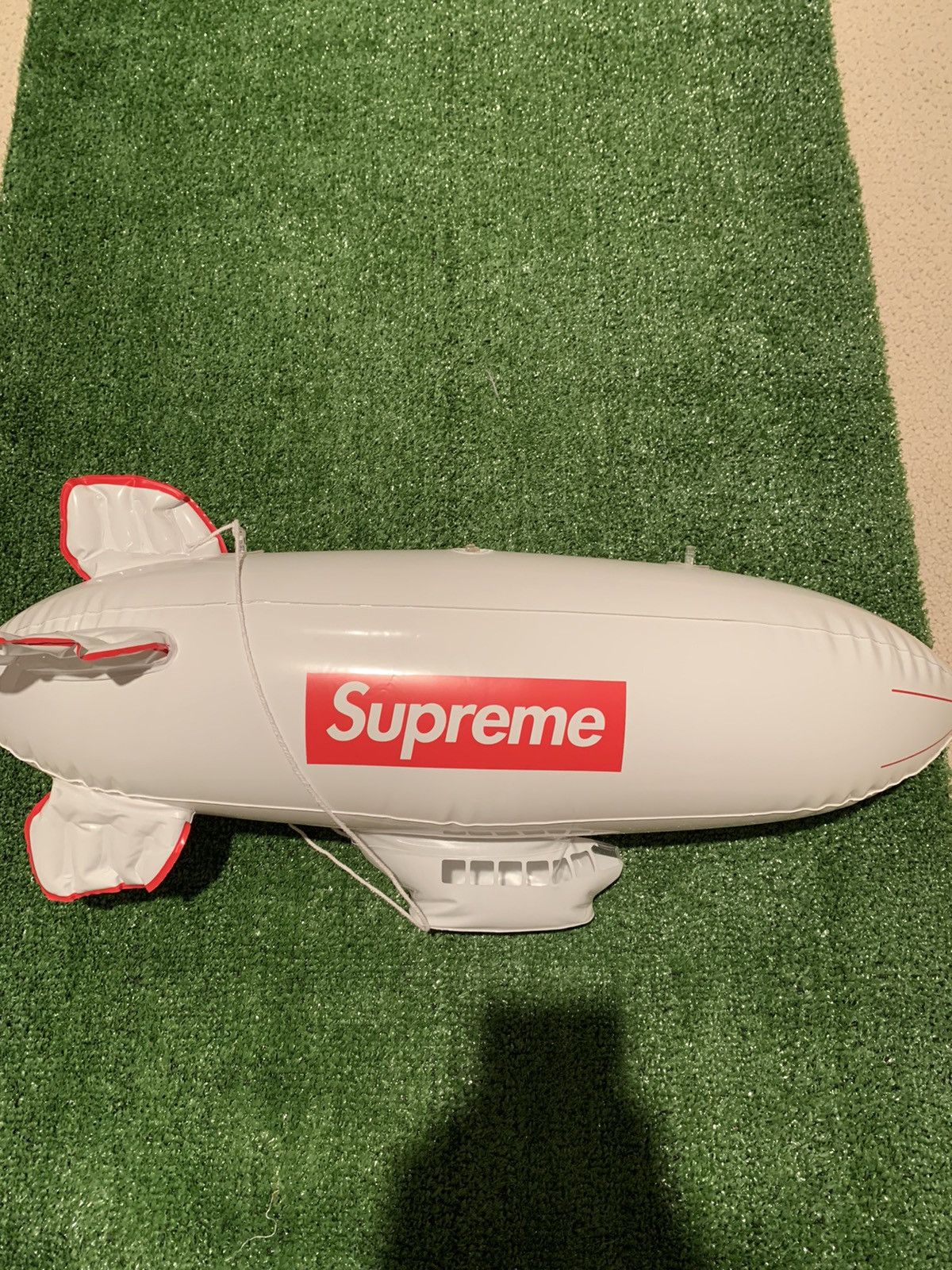 その他 Supreme - Supreme Inflatable Blimp Supreme Inflatable Blimp: Review - YouTube