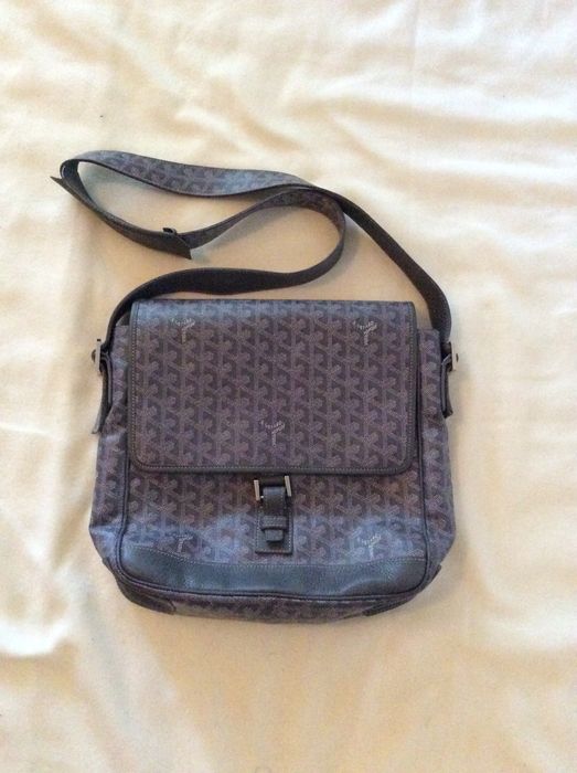 Goyard small messenger bag Grailed