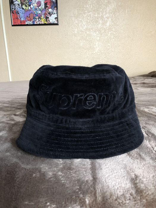 Bucket hat lacoste x cheap supreme