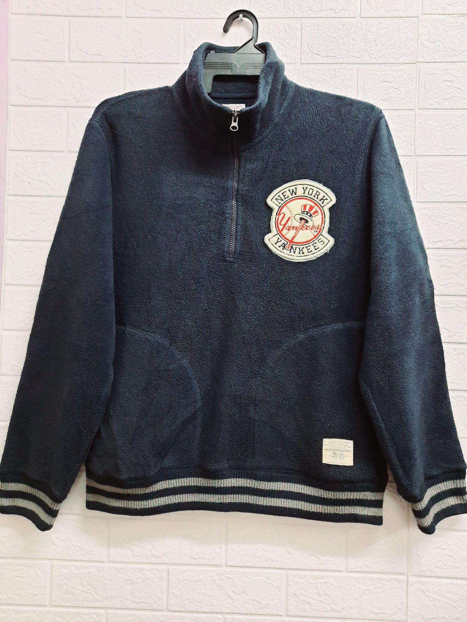 New York Yankees × Uniqlo New York Yankees Fleece Sweatshirt Size US XL / EU 56 / 4 - 1 Thumbnail