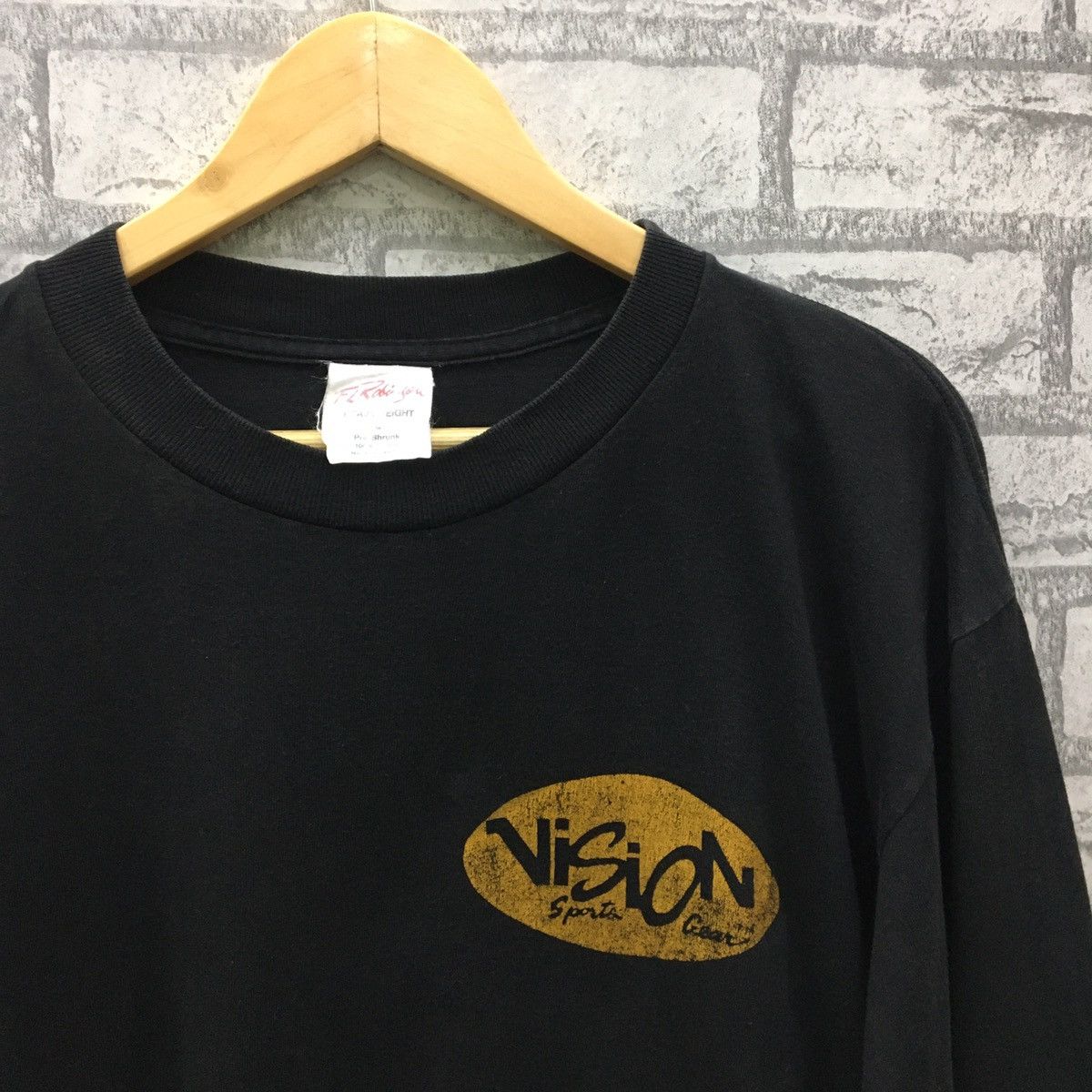 Vision Streetwear Vintage 90s Vision Sports Gear Vision Street wear T-shirt Size US L / EU 52-54 / 3 - 4 Thumbnail