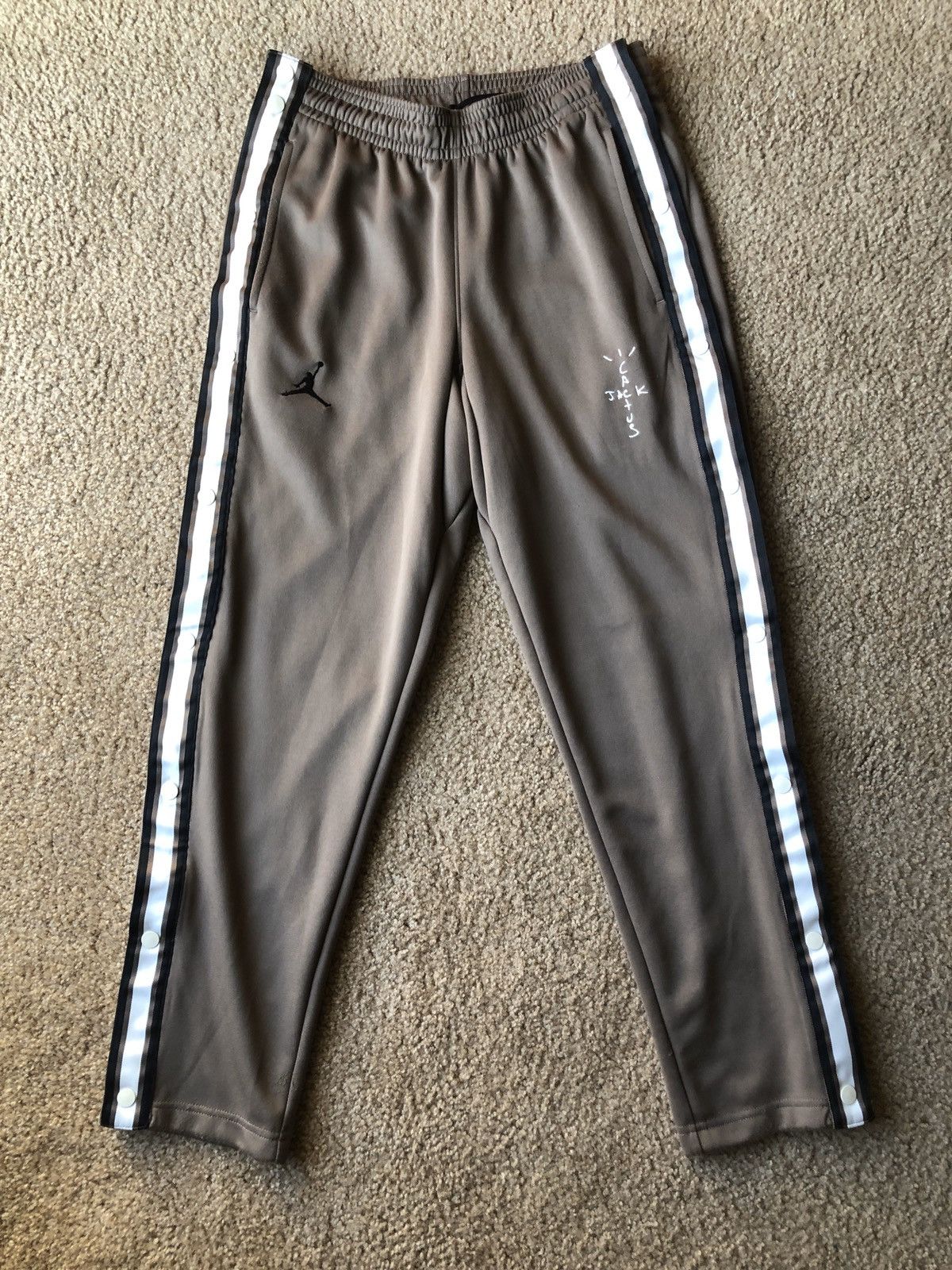 QC] Travis Scott MJ Track Pant Palomino (W2C in QC) : r/FashionReps