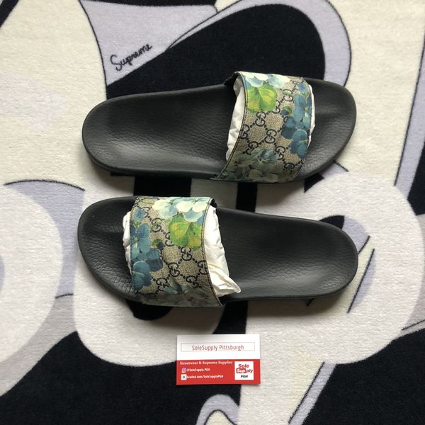 Gucci slides discount with blue flowers