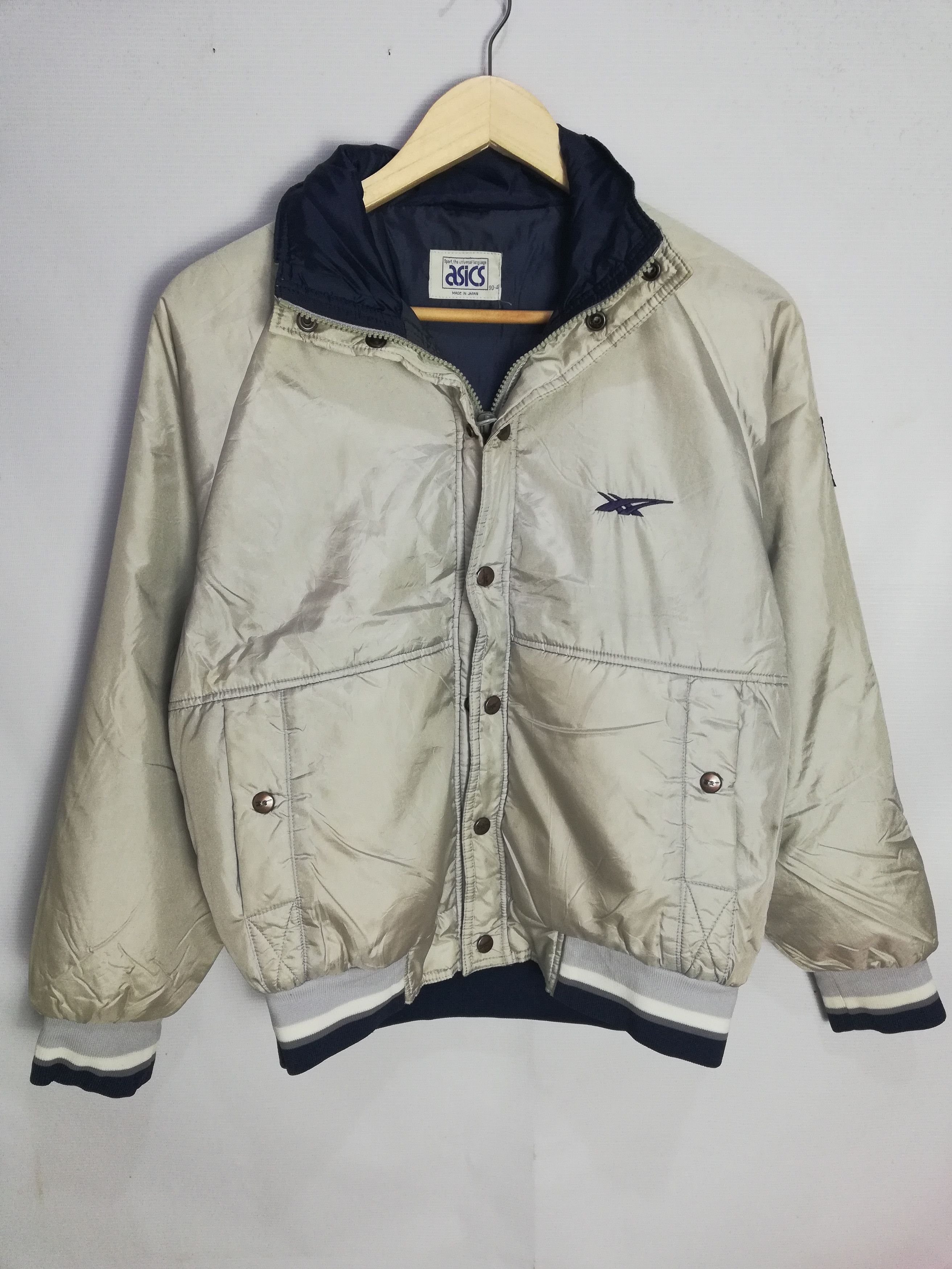 Asics vintage asics jacket with hoodie made in japan Size US M / EU 48-50 / 2 - 1 Thumbnail