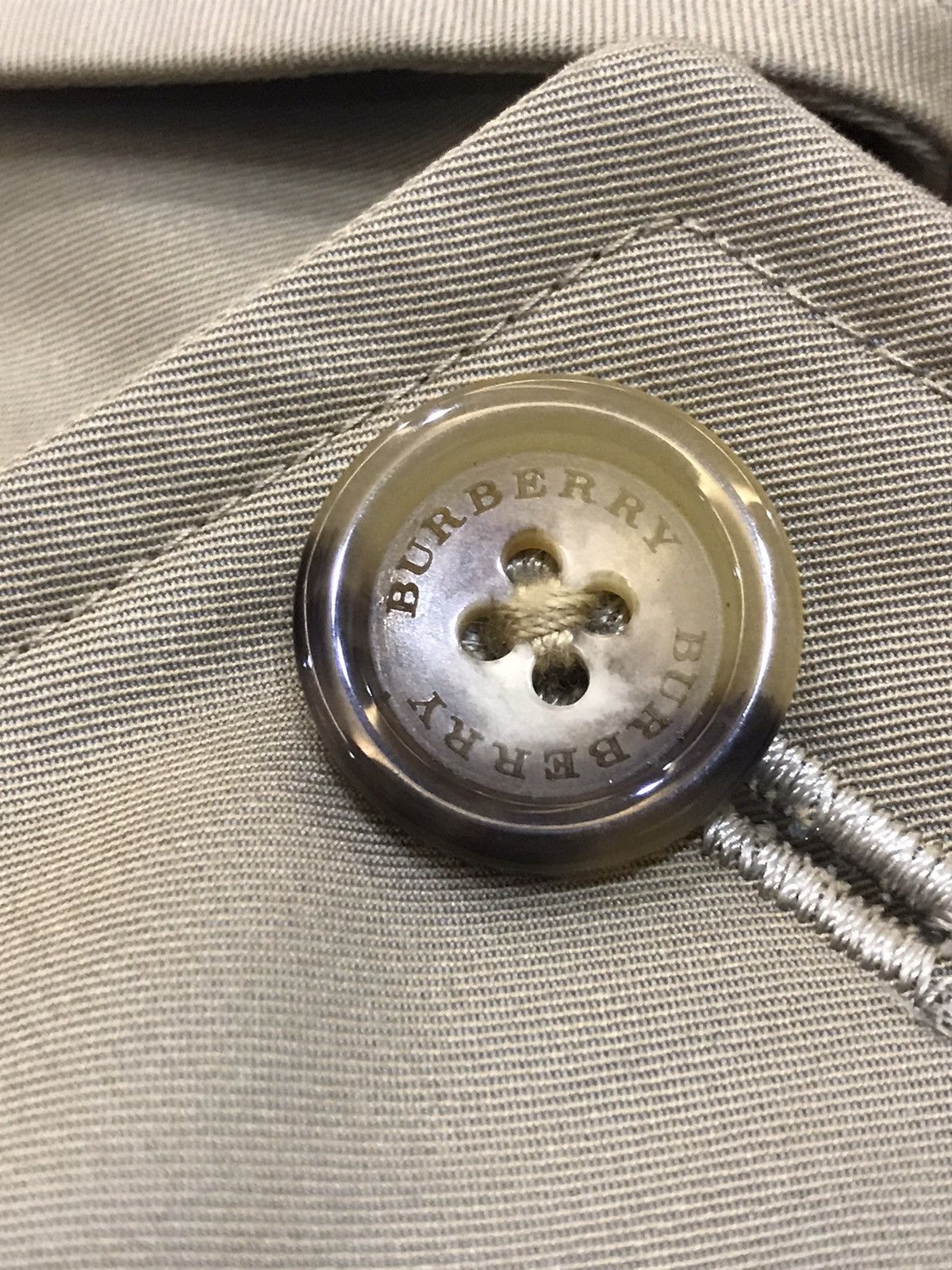 Burberry BURBERRY LONDON NOVA CHECK TRENCH COAT WOOL LINING SIZE L Size US L / EU 52-54 / 3 - 6 Thumbnail