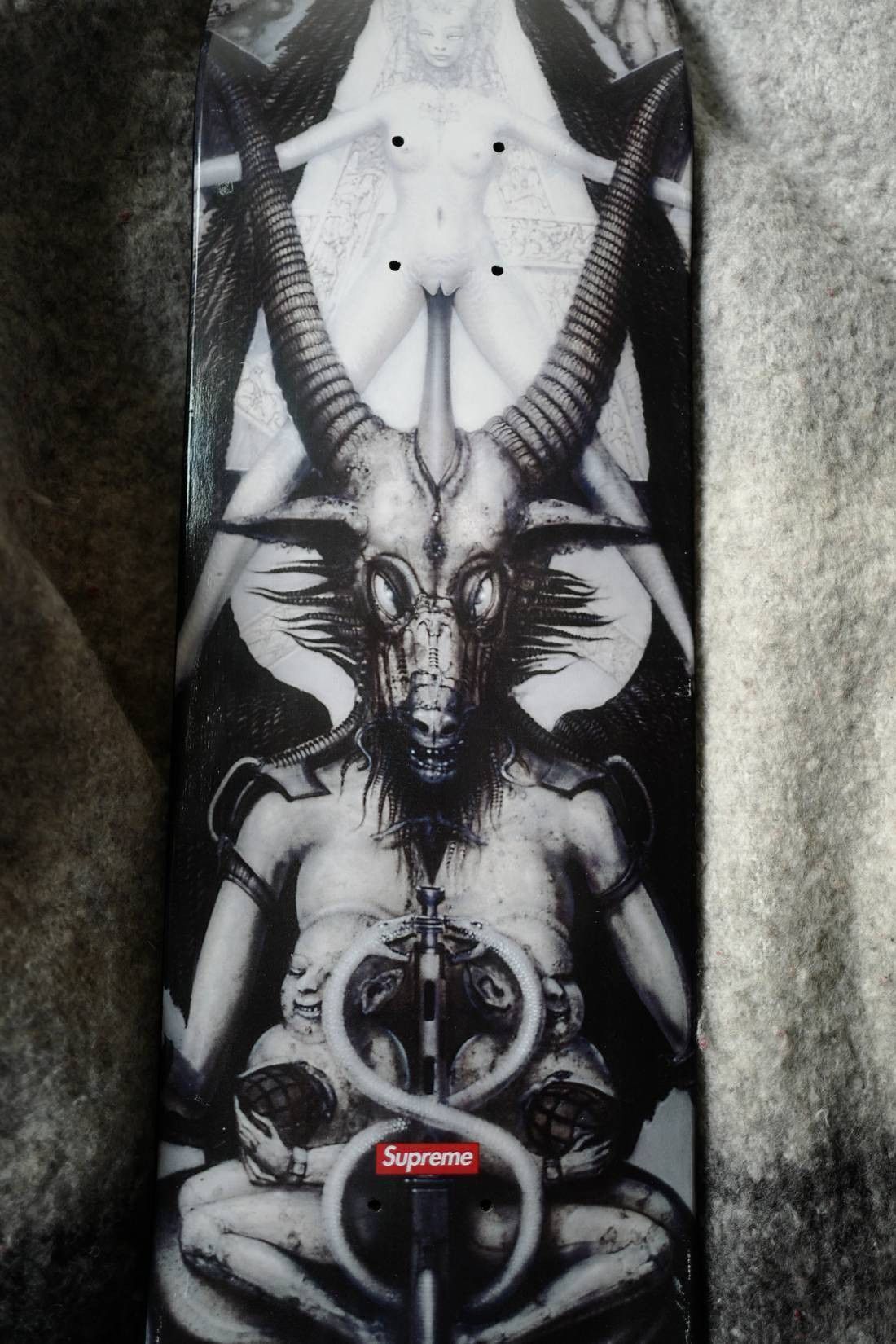 Supreme 2014 HR Giger Spell IV Size ONE SIZE - 2 Thumbnail