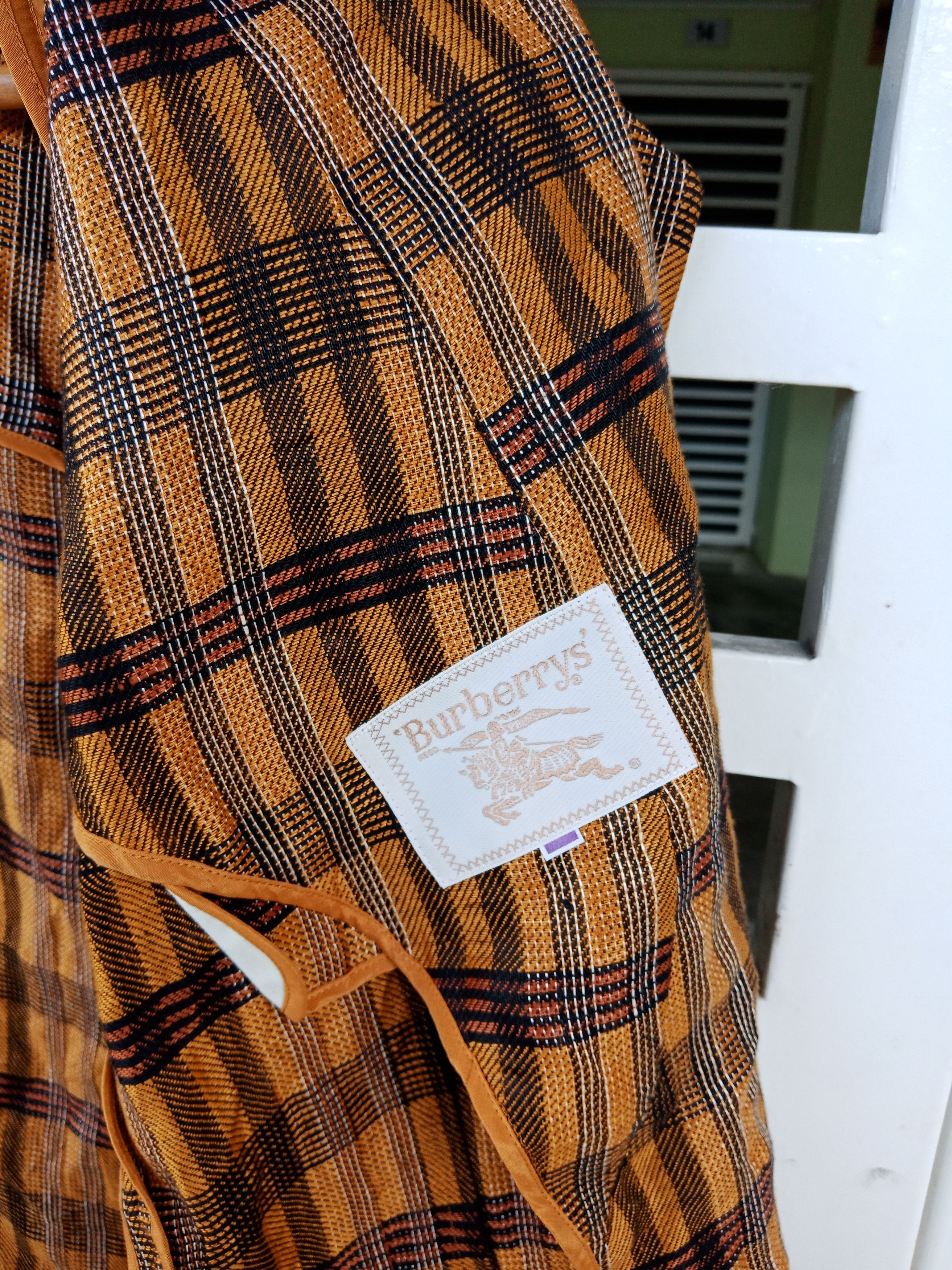 Burberry Burberrys Golden Yellow Plaid Checker Light Coat Size US M / EU 48-50 / 2 - 8 Thumbnail
