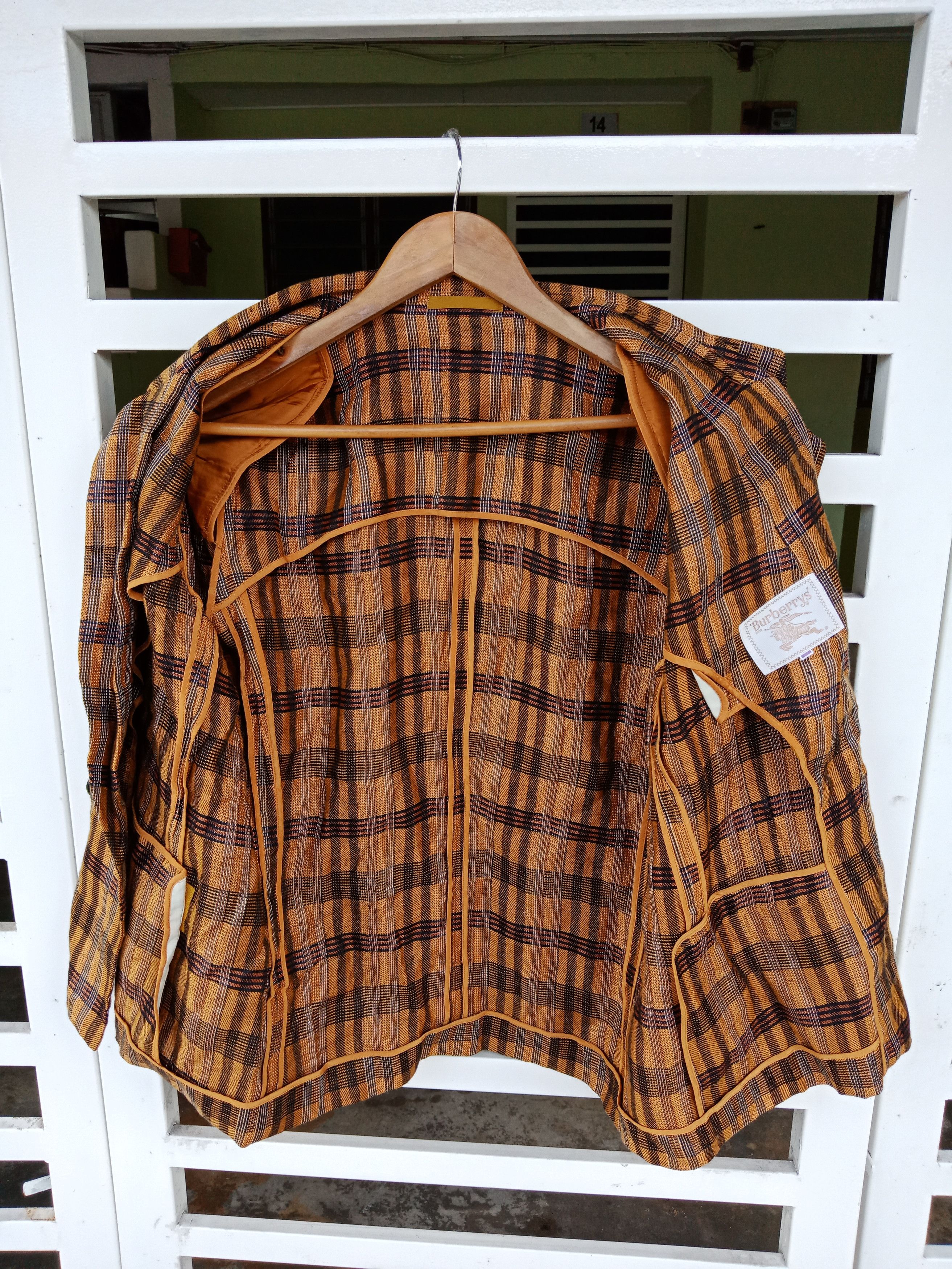 Burberry Burberrys Golden Yellow Plaid Checker Light Coat Size US M / EU 48-50 / 2 - 3 Thumbnail