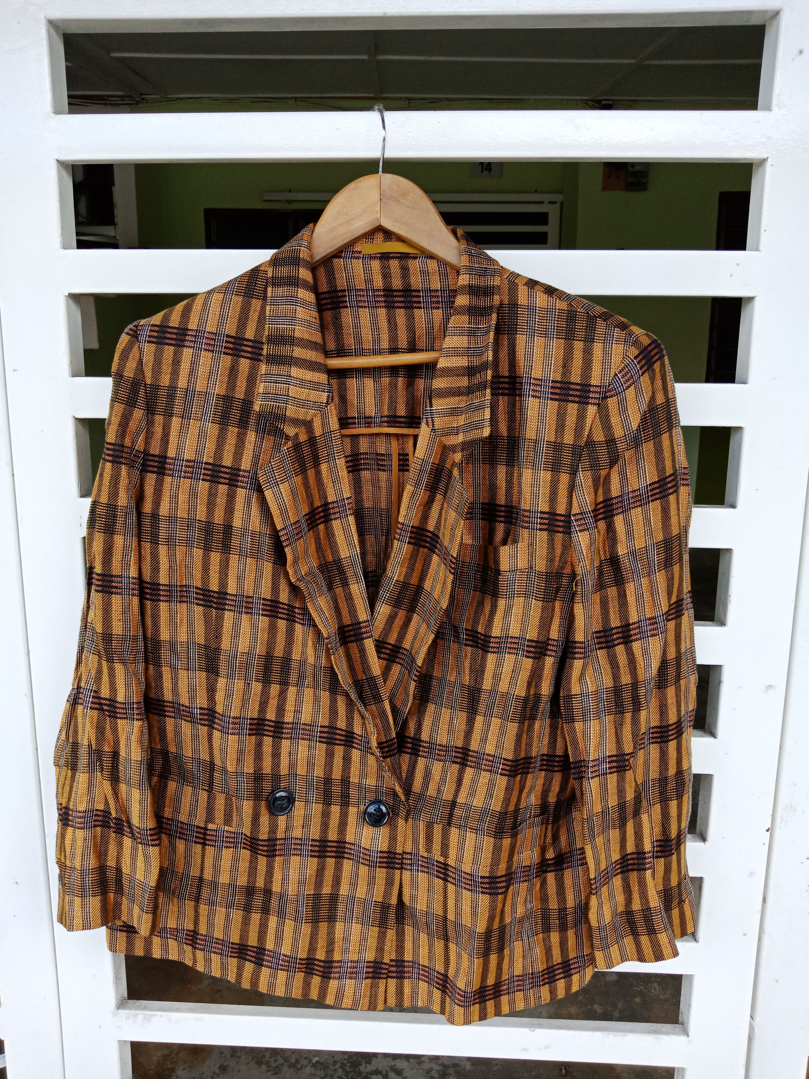 Burberry Burberrys Golden Yellow Plaid Checker Light Coat Size US M / EU 48-50 / 2 - 1 Thumbnail