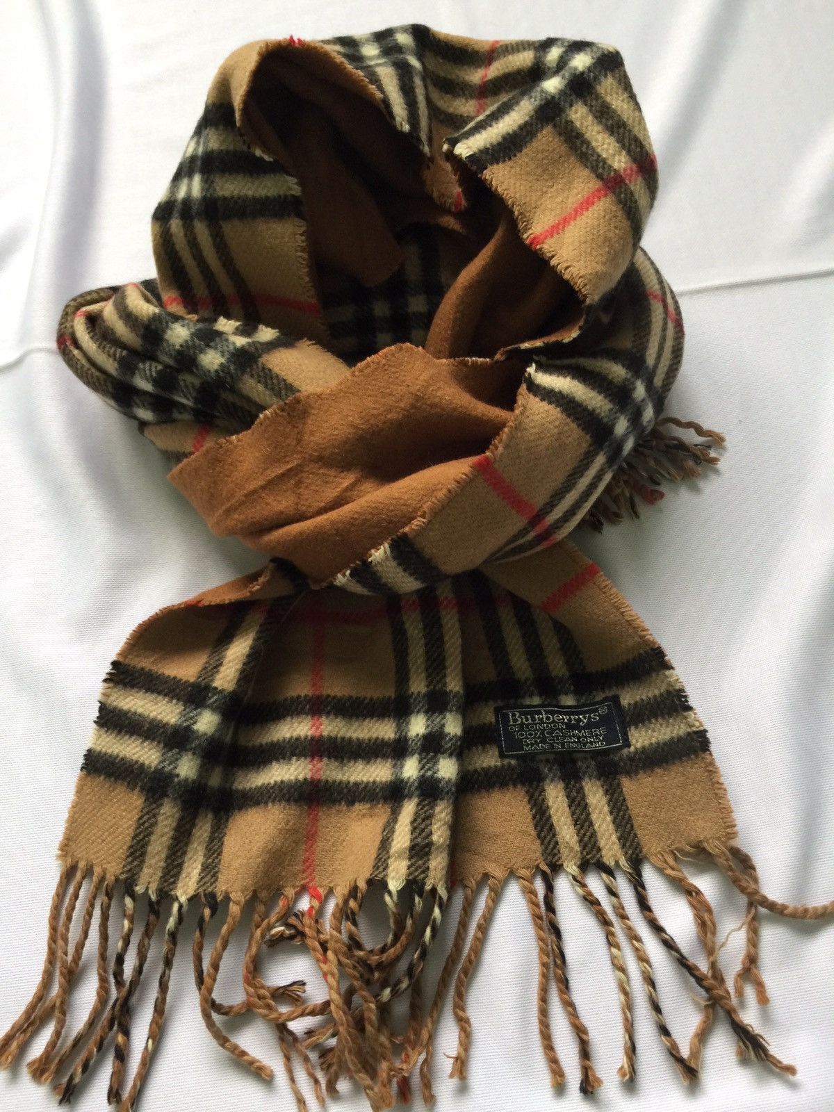 Burberrys of London nova Check muffler 100% cashmere