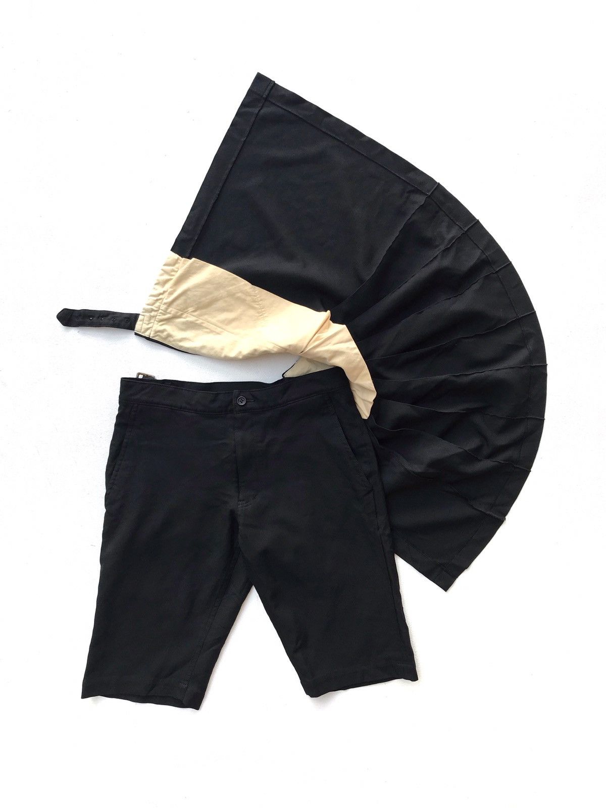 AD2012 Men’s BLACK CDG Side Pleated Kilt Back Buckle Short