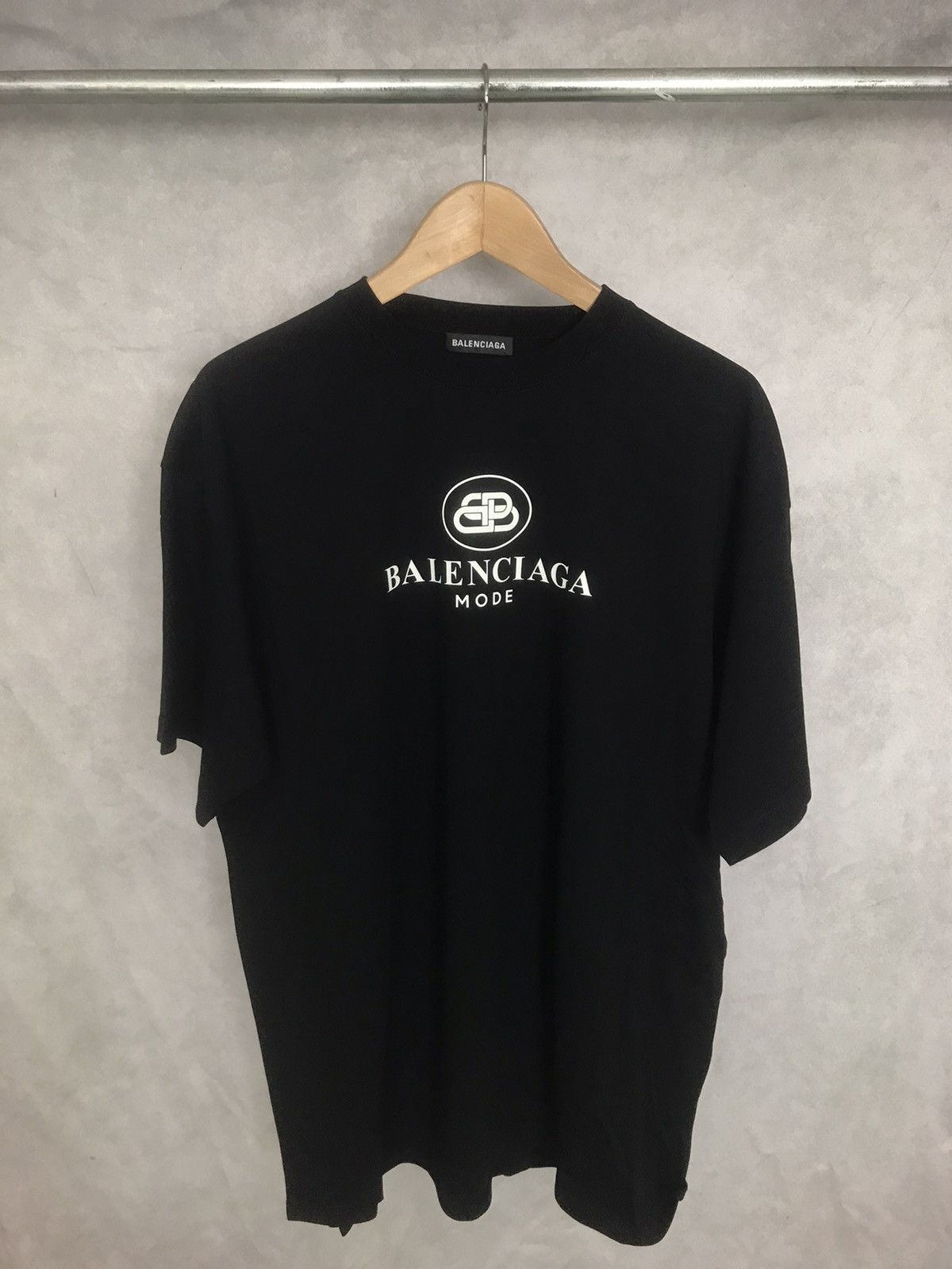 Balenciaga shirt mode on sale