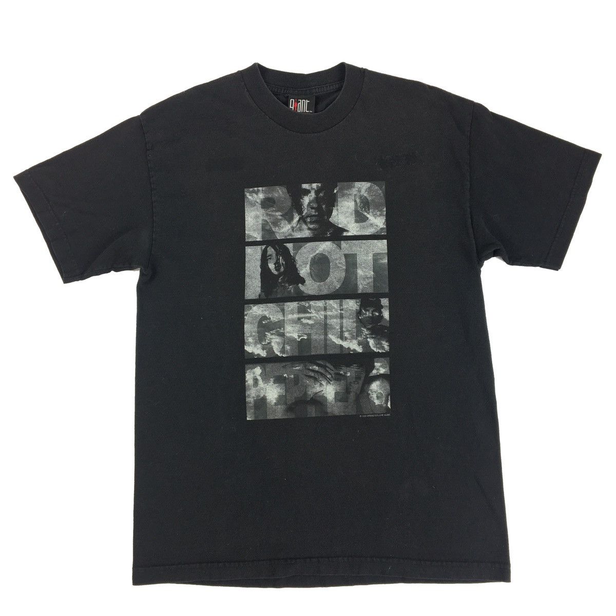 Giant × Vintage Vintage Red Hot Chili Peppers 90s Giant Tag T
