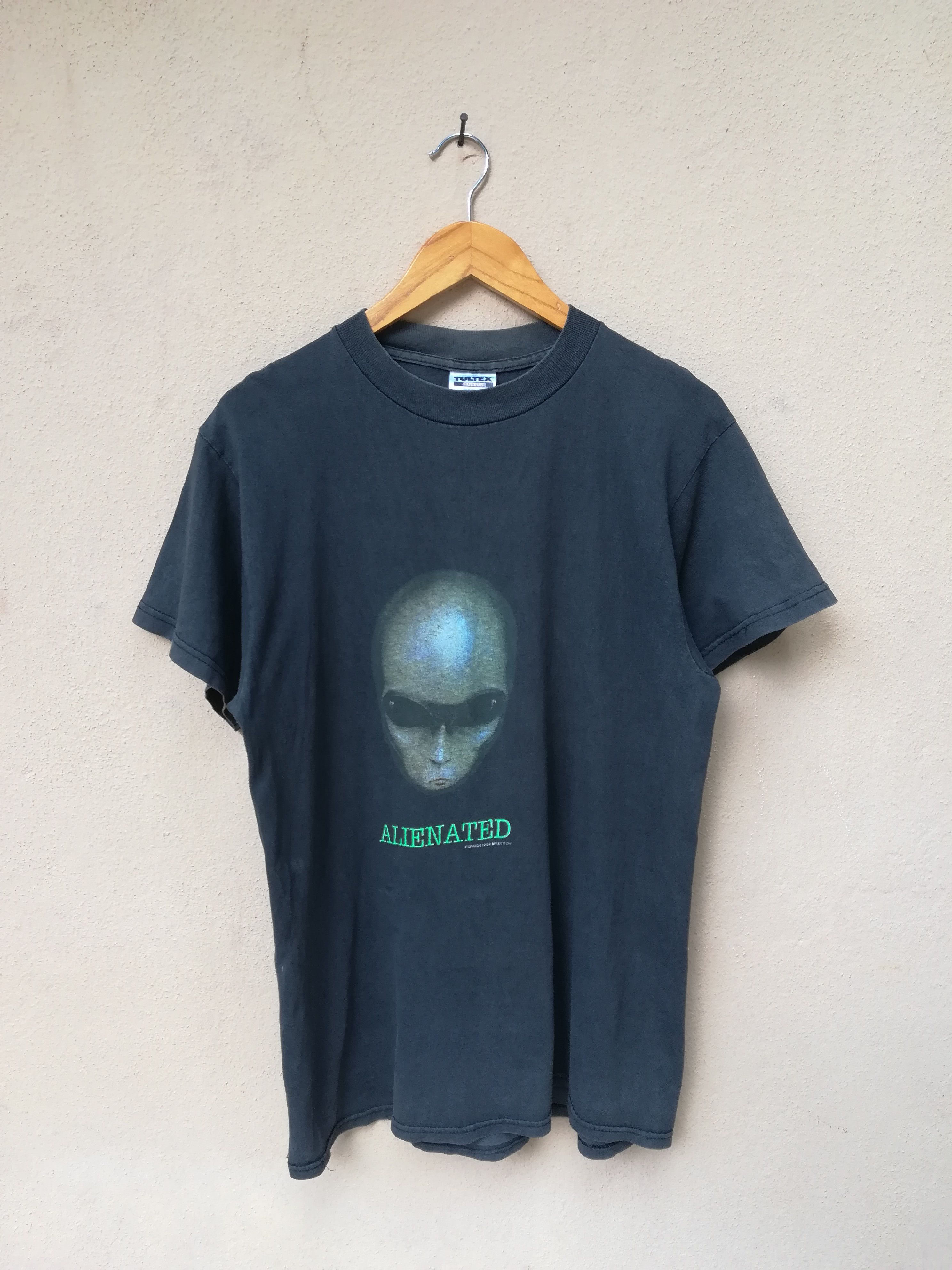 Alien Workshop Vintage 1995 Alienated Alien Workshop TShirt Size US M / EU 48-50 / 2 - 1 Thumbnail