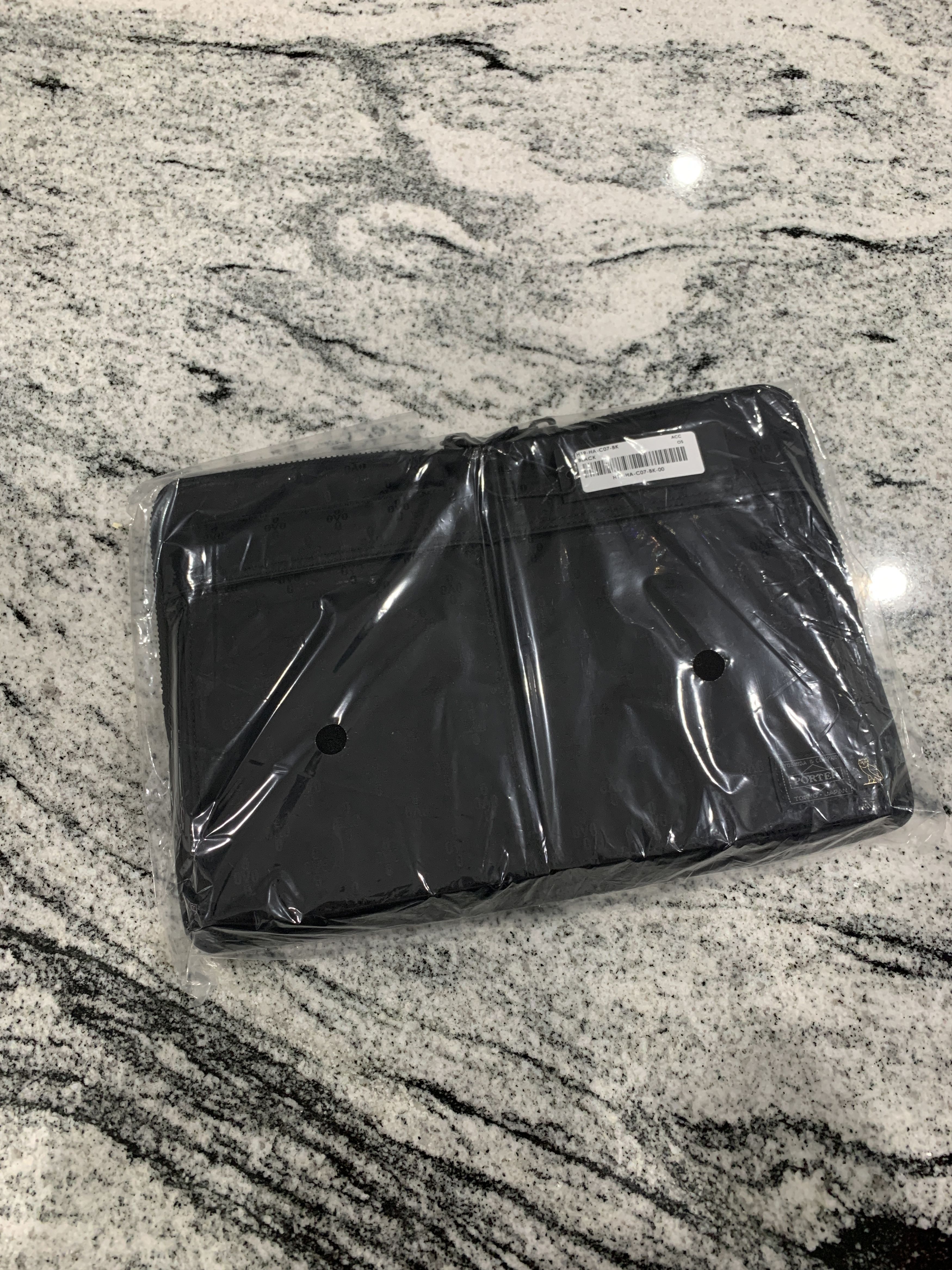 Octobers Very Own OVO X PORTER LAPTOP CASE | Grailed 