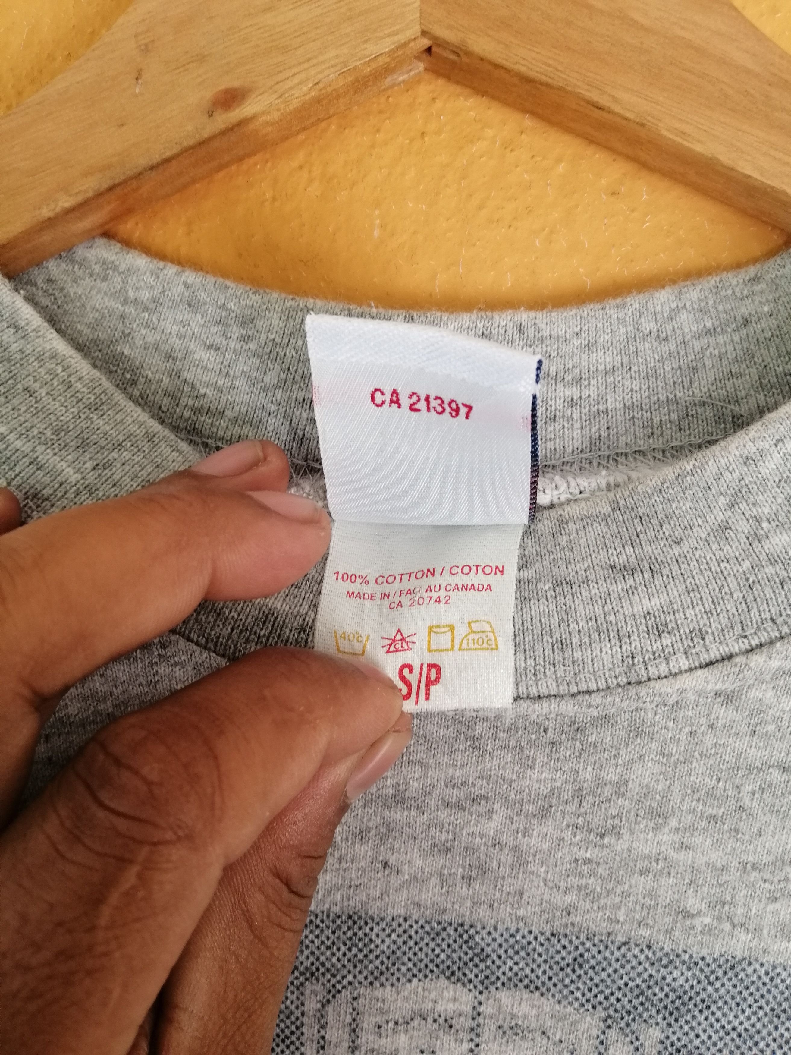Vintage Vintage 90s Simon Fraser University Big Logo Sweatshirt B14 Size US L / EU 52-54 / 3 - 3 Thumbnail