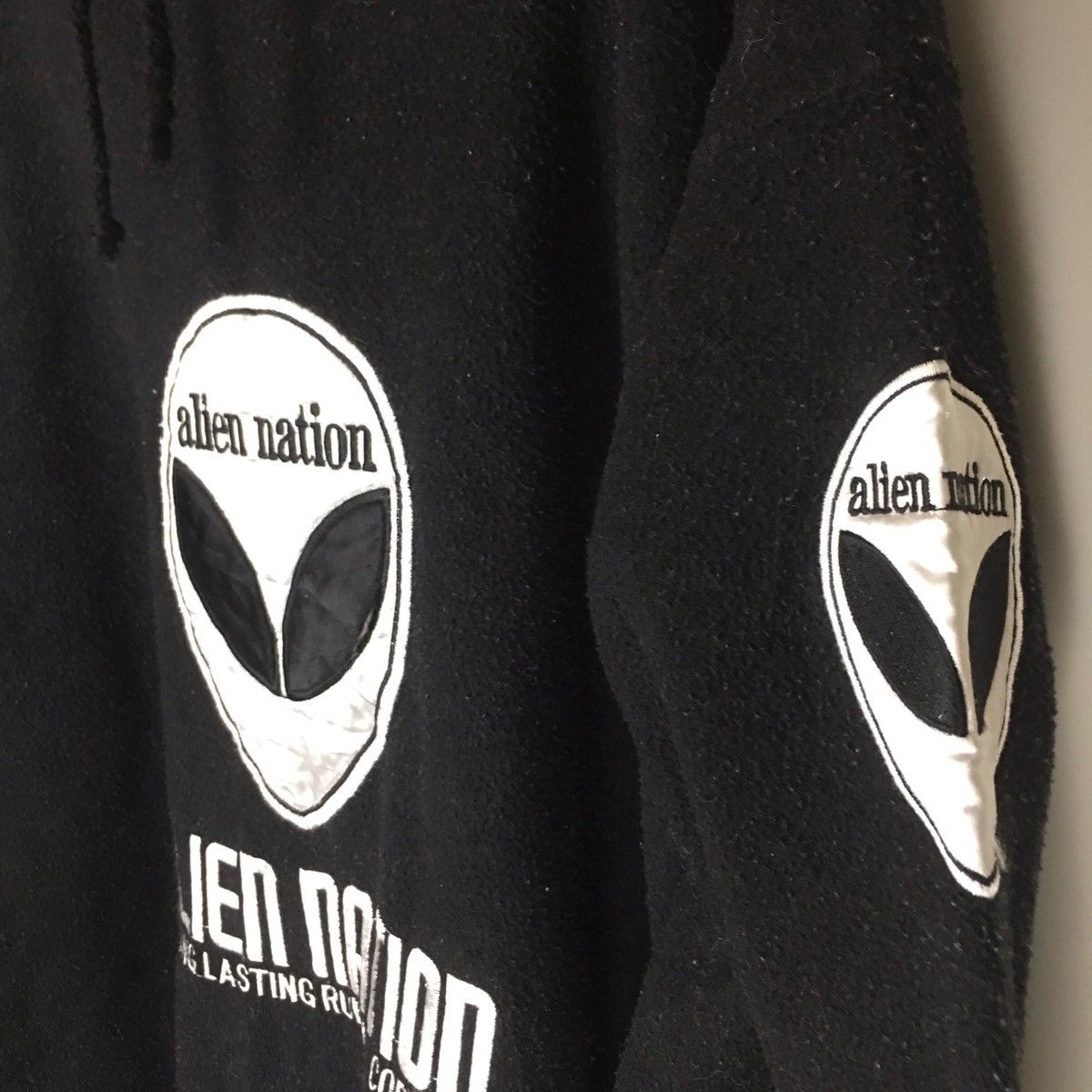 Alien Workshop × Vintage Vtg Alien Nation Pullover Fleece Sweater Hoodie Size US L / EU 52-54 / 3 - 5 Thumbnail