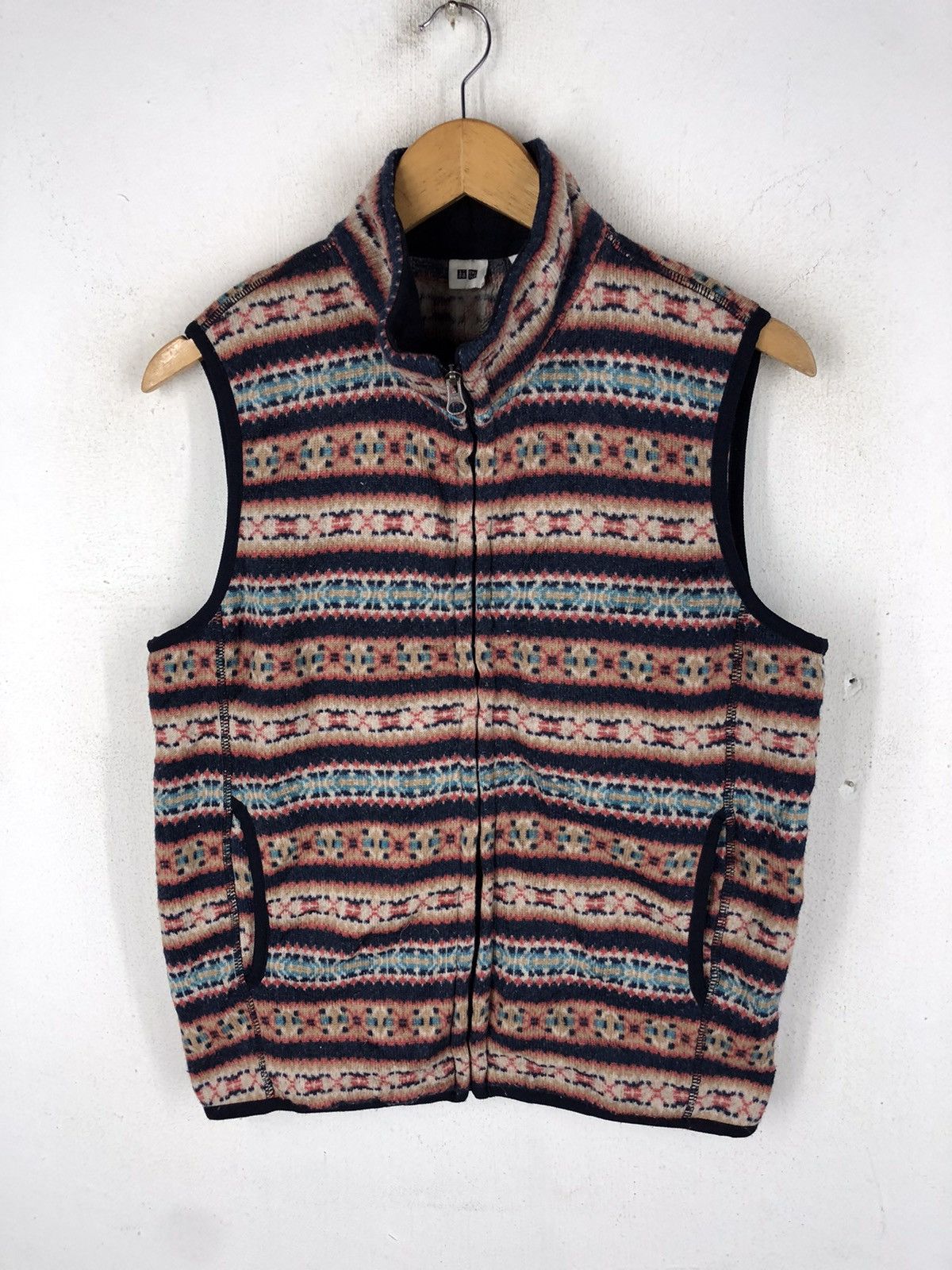 Japanese Brand Uniqlo fleece vest tank top Size US M / EU 48-50 / 2 - 1 Thumbnail