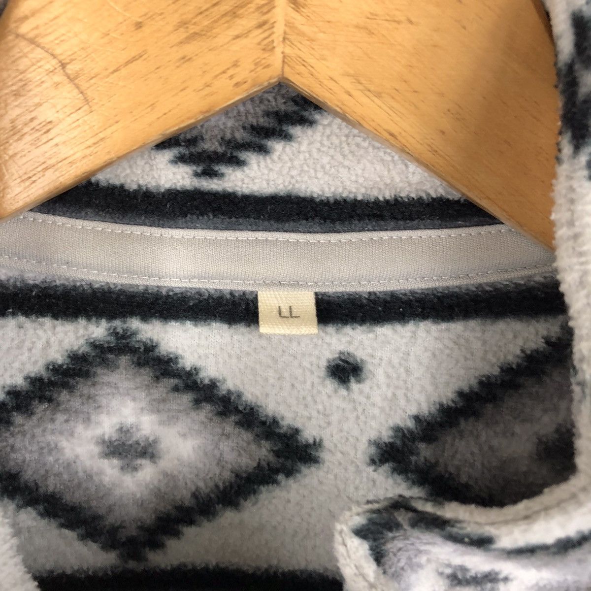 Japanese Brand Topvalu fleece native design made in japan Size US L / EU 52-54 / 3 - 5 Thumbnail