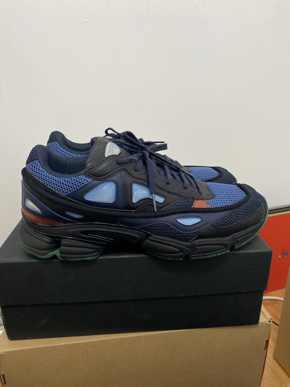 RAF Simmons OZWEEGO “night marine” The Raf Simons Cylon-21 Could be the Designer main image 2