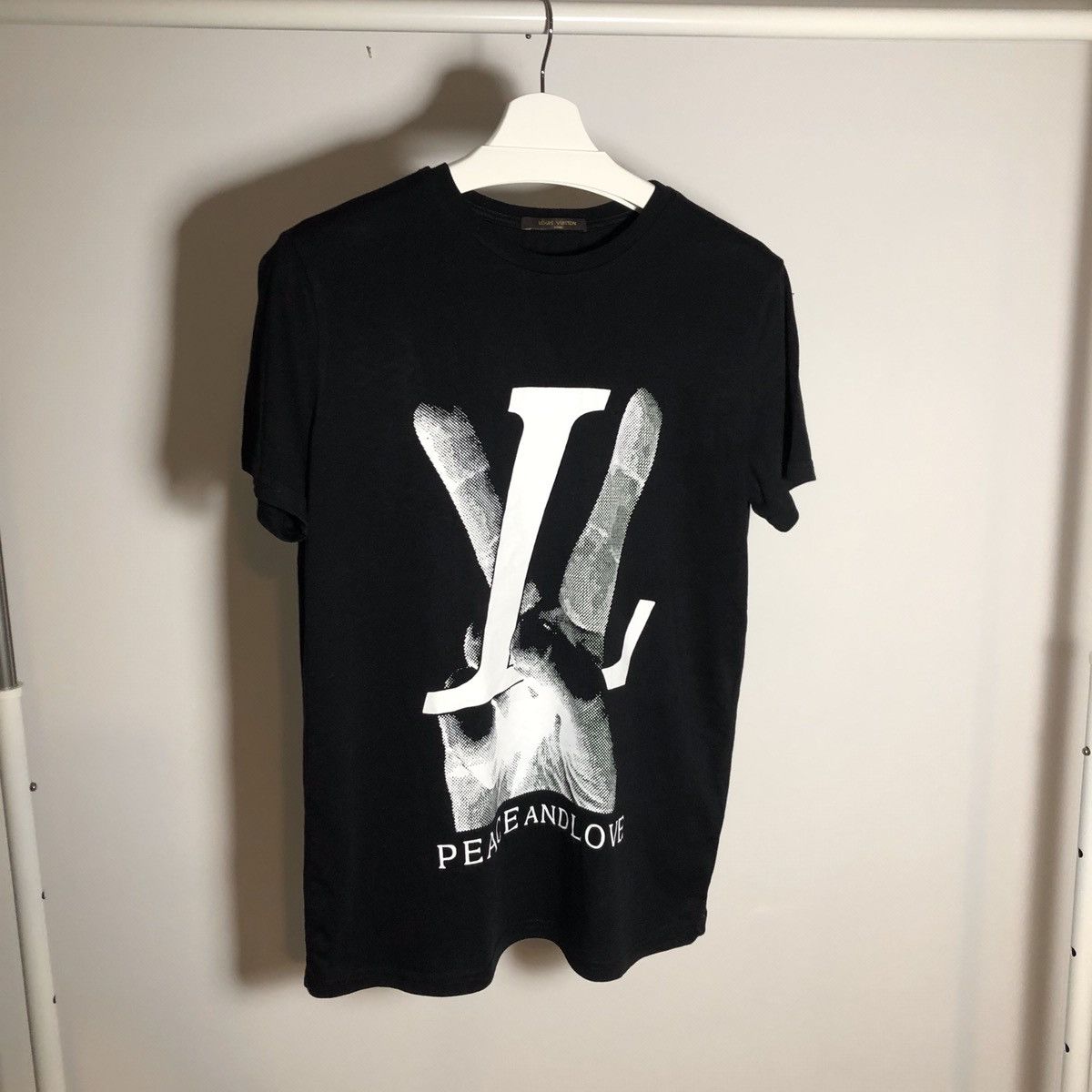 AW18 Louis Vuitton 'Peace & Love' Black Graphic T-Shirt