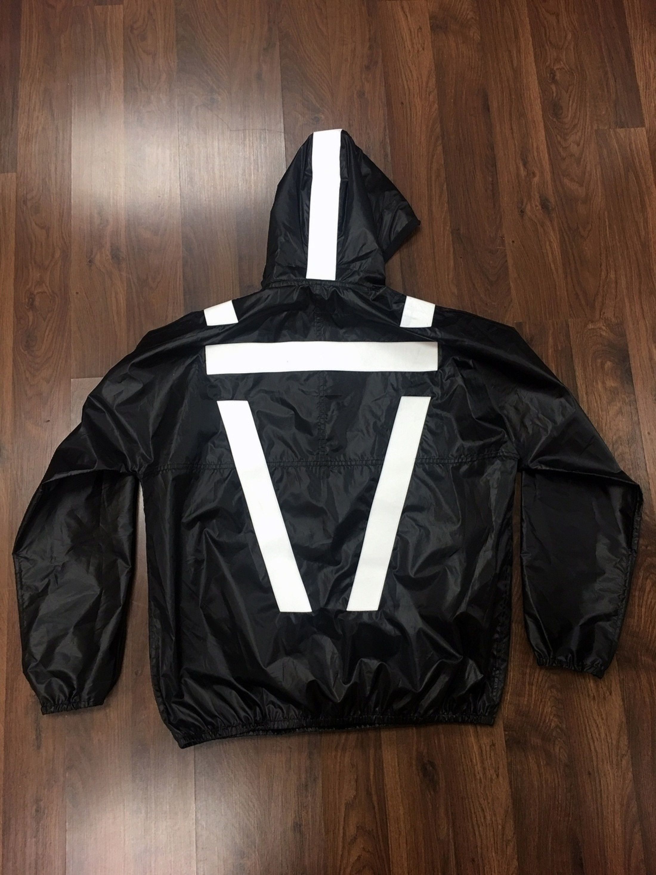 Givenchy Givenchy Poly Windbreaker With Contrast Bands sz 52 Size US L / EU 52-54 / 3 - 3 Thumbnail