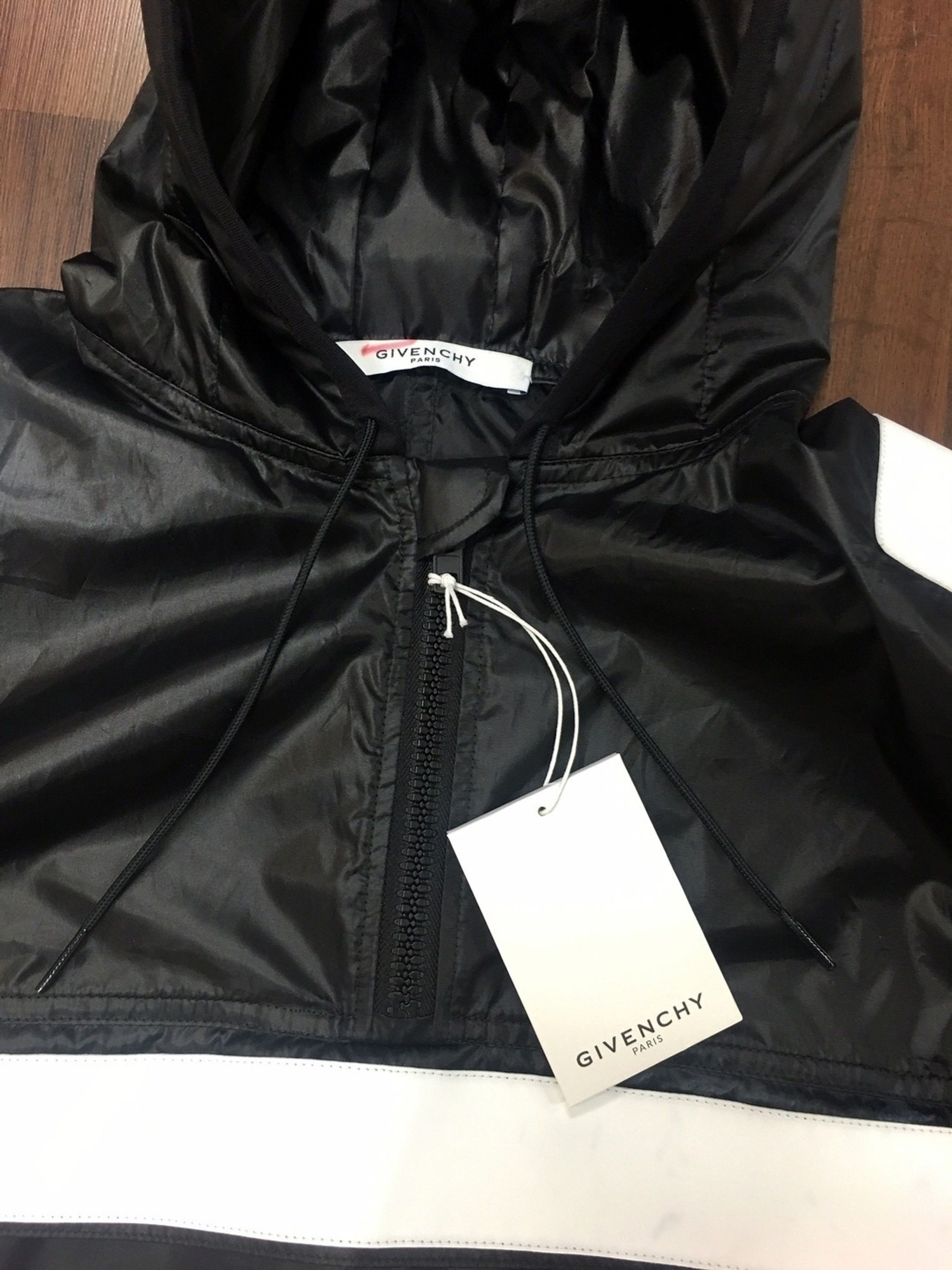 Givenchy Givenchy Poly Windbreaker With Contrast Bands sz 52 Size US L / EU 52-54 / 3 - 4 Thumbnail