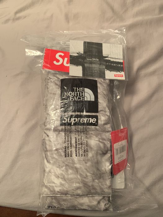 Supreme Supreme The North Face Paper Print 700-Fill Down Scarf